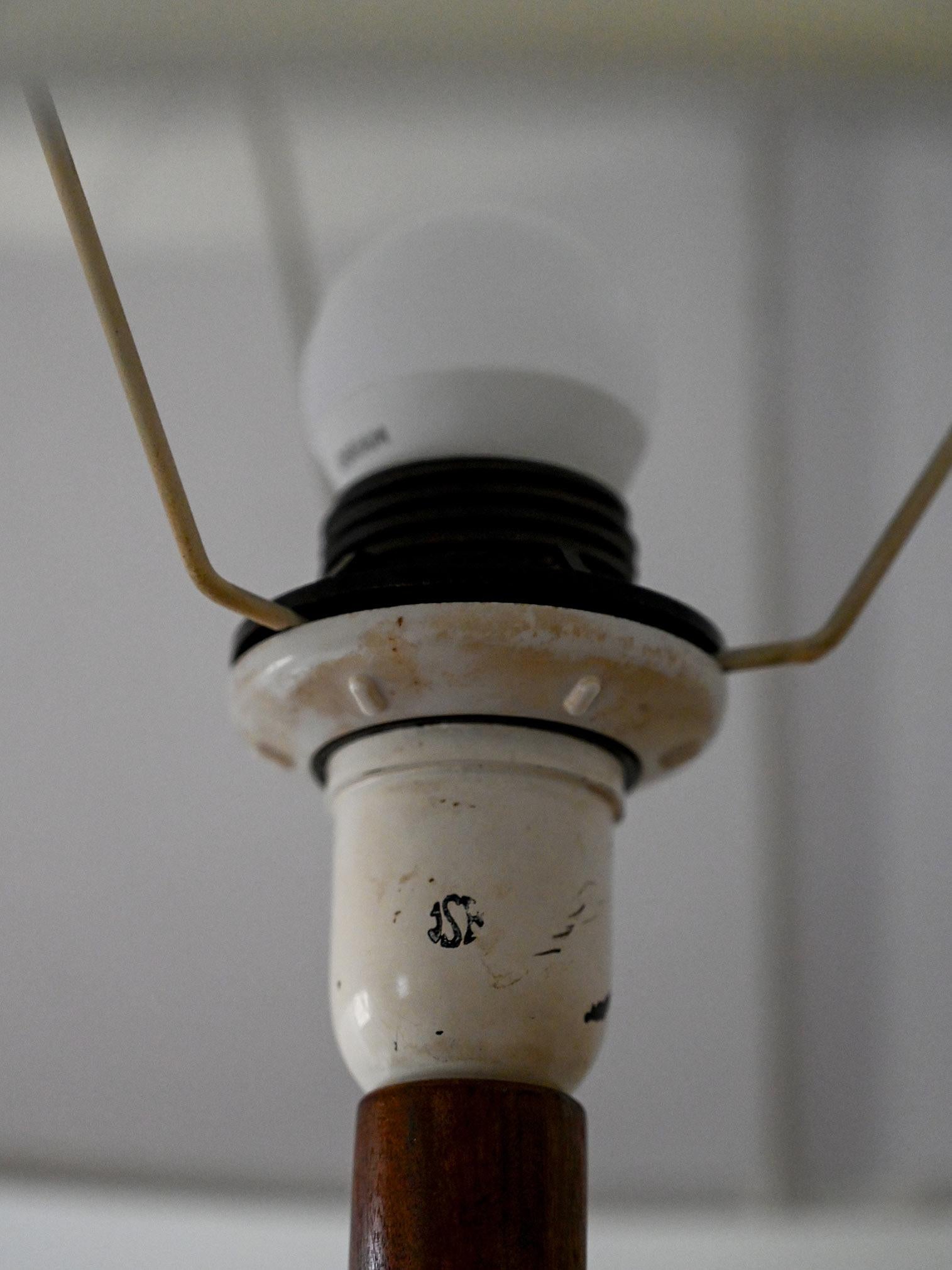 Danish Lampada danese anni ’50/’60 in teak tornito in vendita
