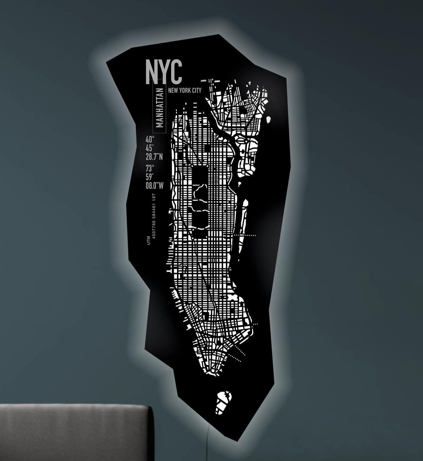 Italian Lampada di New York da parete in pelle, retroilluminata personalizzabile For Sale