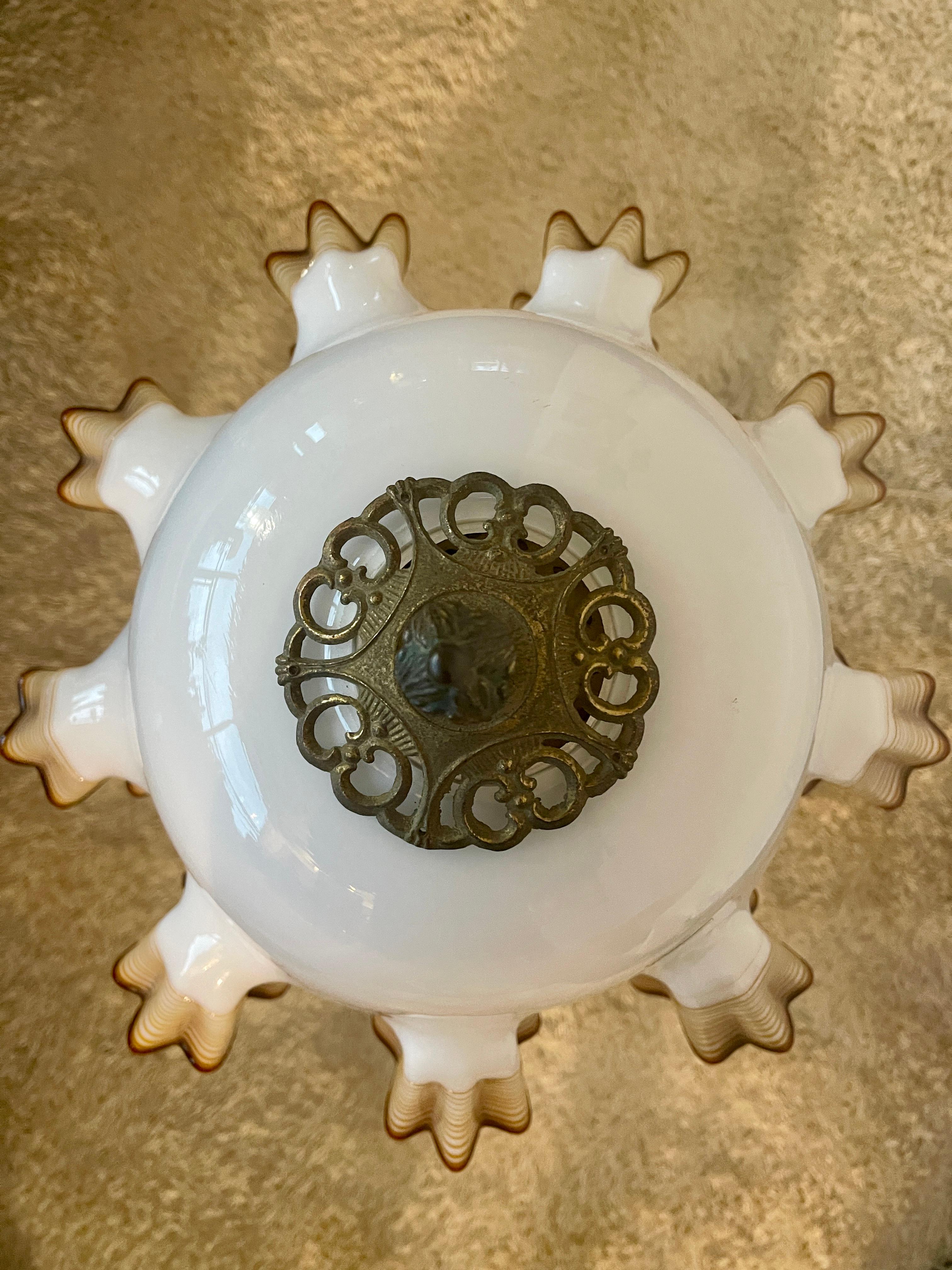 Lampe figurative en bronze et verre de Murano Art nouveau 20e siècle en vente 4