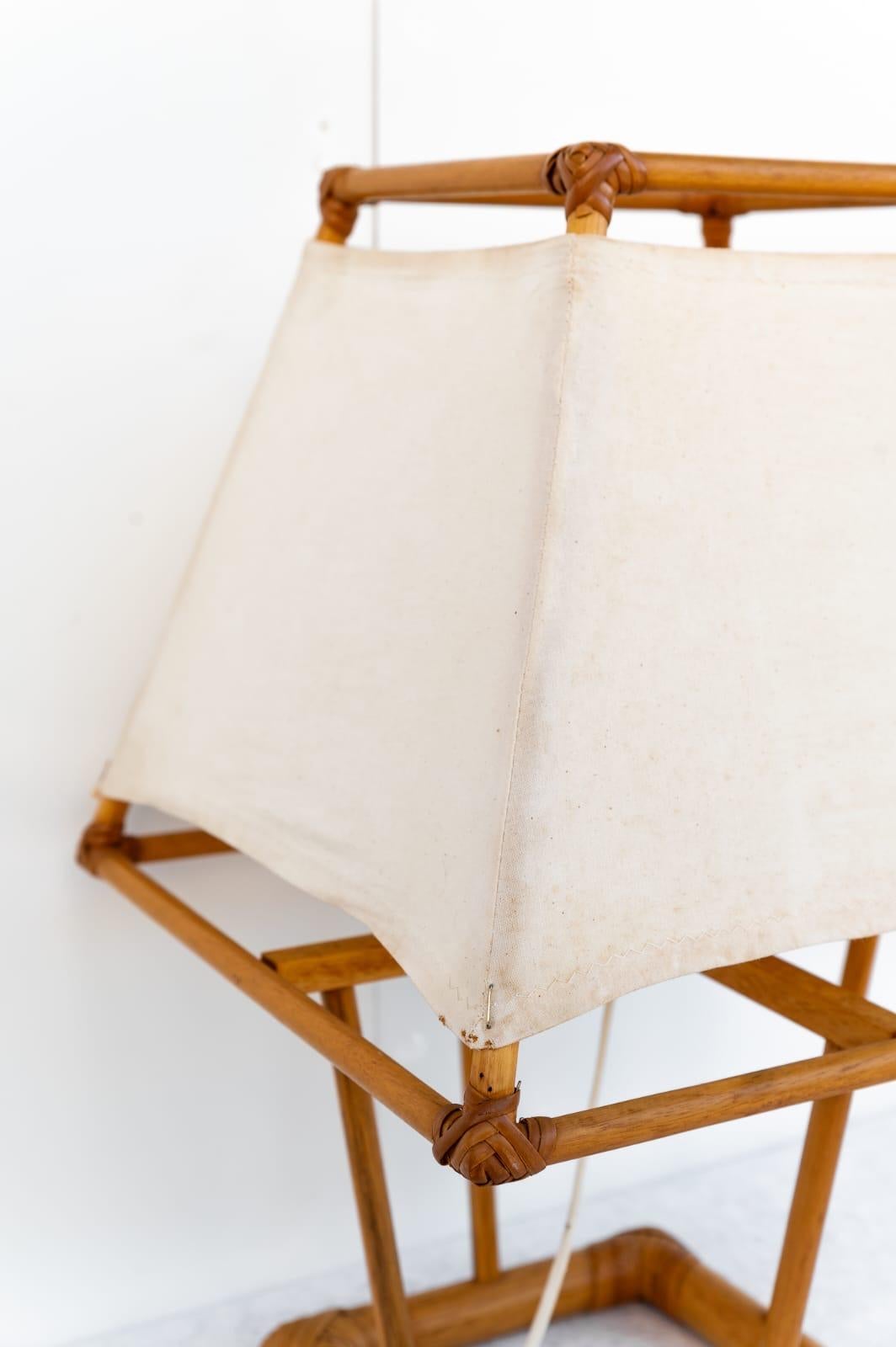Lampada in legno e rattan, Anni '70 In condizioni buone in vendita a Bastia Umbra, IT