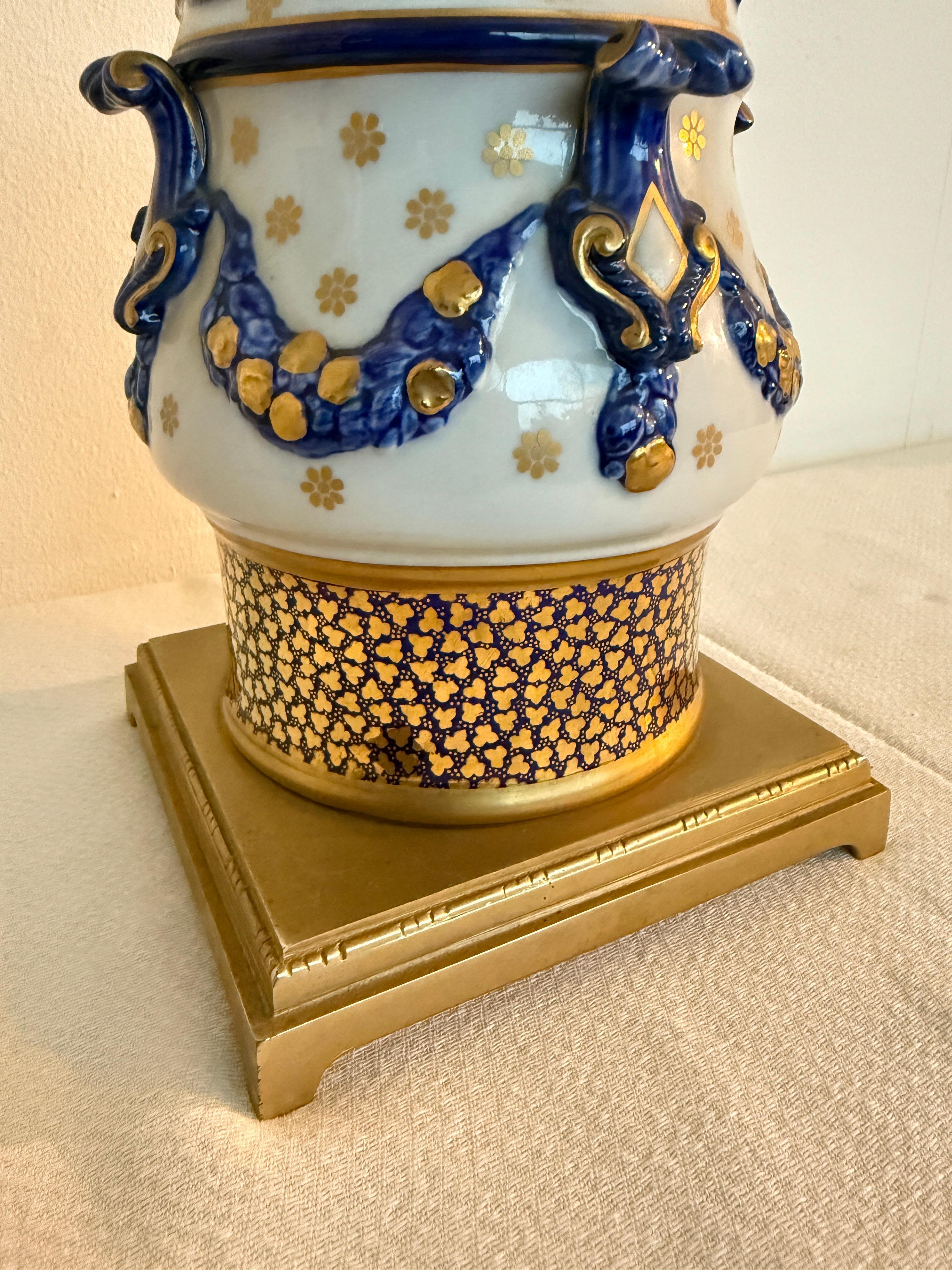 Autre Lampe de table en porcelaine sevres france signée 20ème siècle en vente