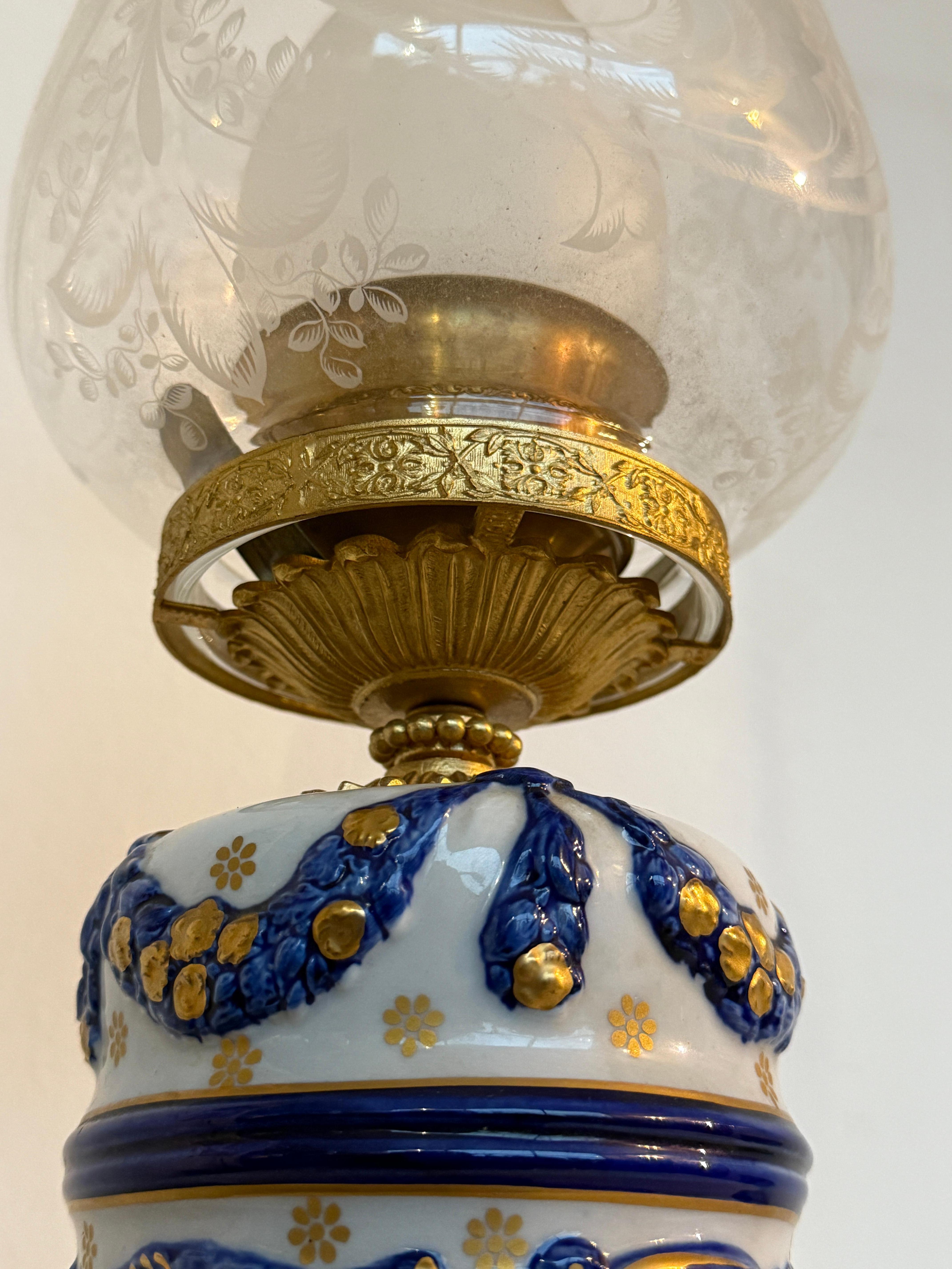 Lampe de table en porcelaine sevres france signée 20ème siècle Excellent état - En vente à Cantù, IT