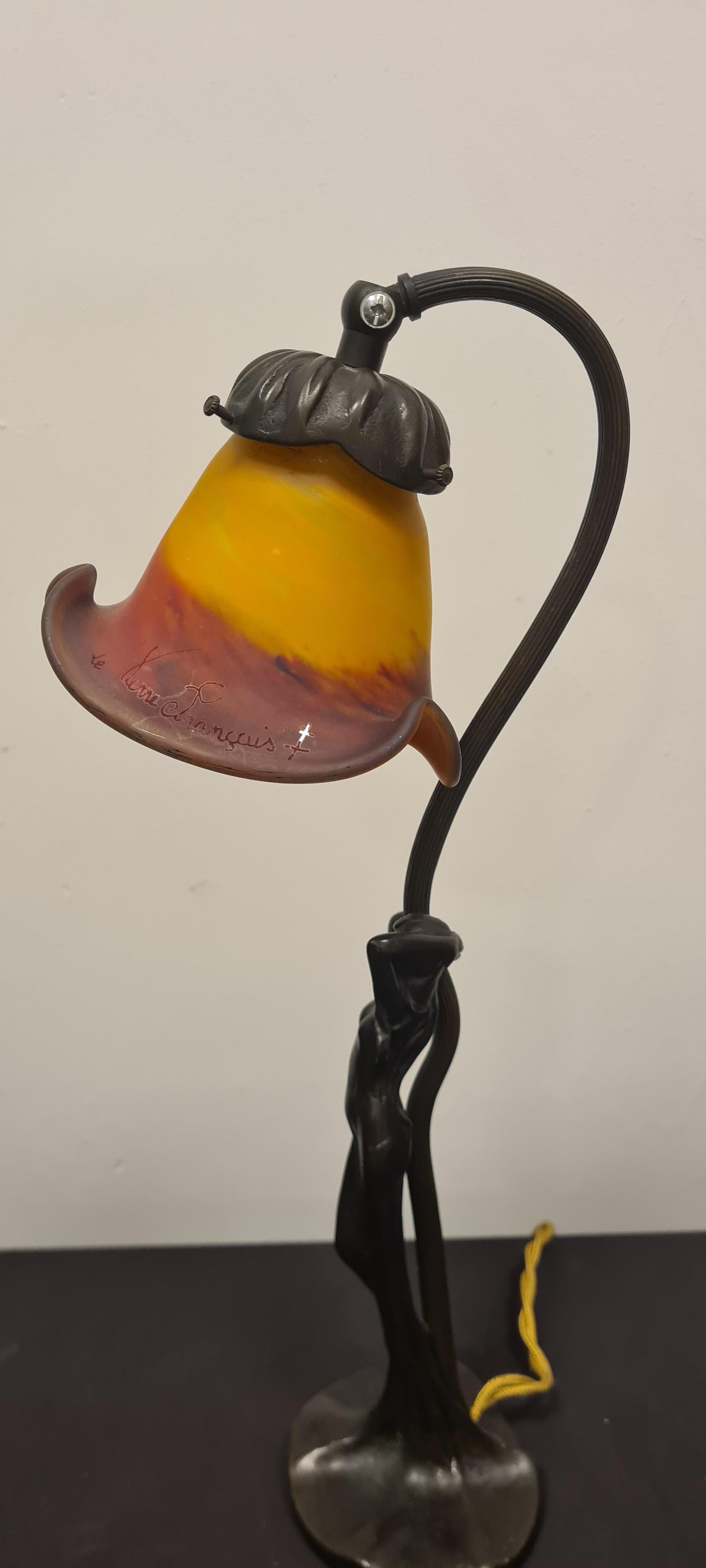 Bronze Lampe Art Nouveau par Le verre Francaise en vente