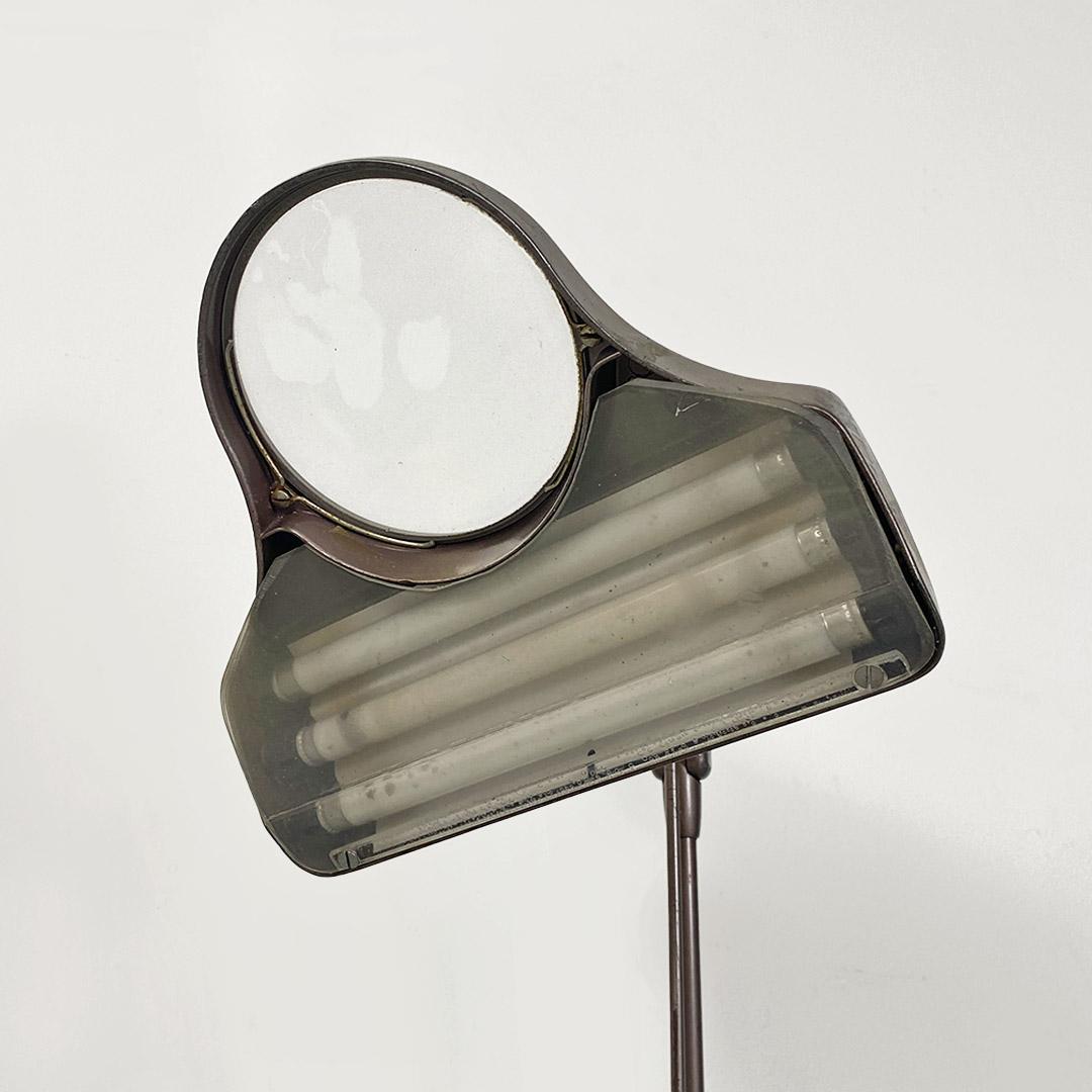 M270 adjustable lamp with magnifying glass Dazor Floating Fixture USA 1950s In Good Condition For Sale In MIlano, IT