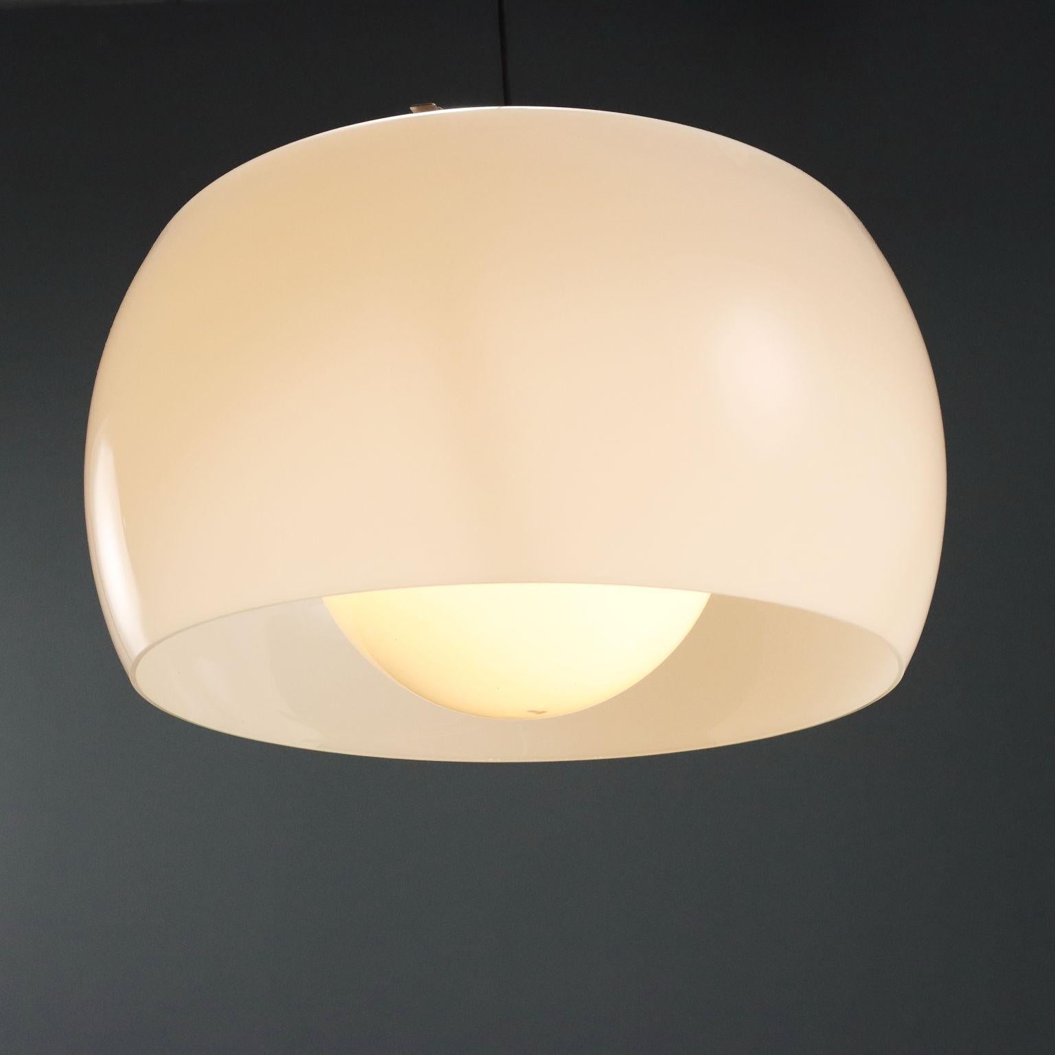 Italian Lampada 'Omega' di Vico Magistretti per Artemide, Anni 60 in vendita