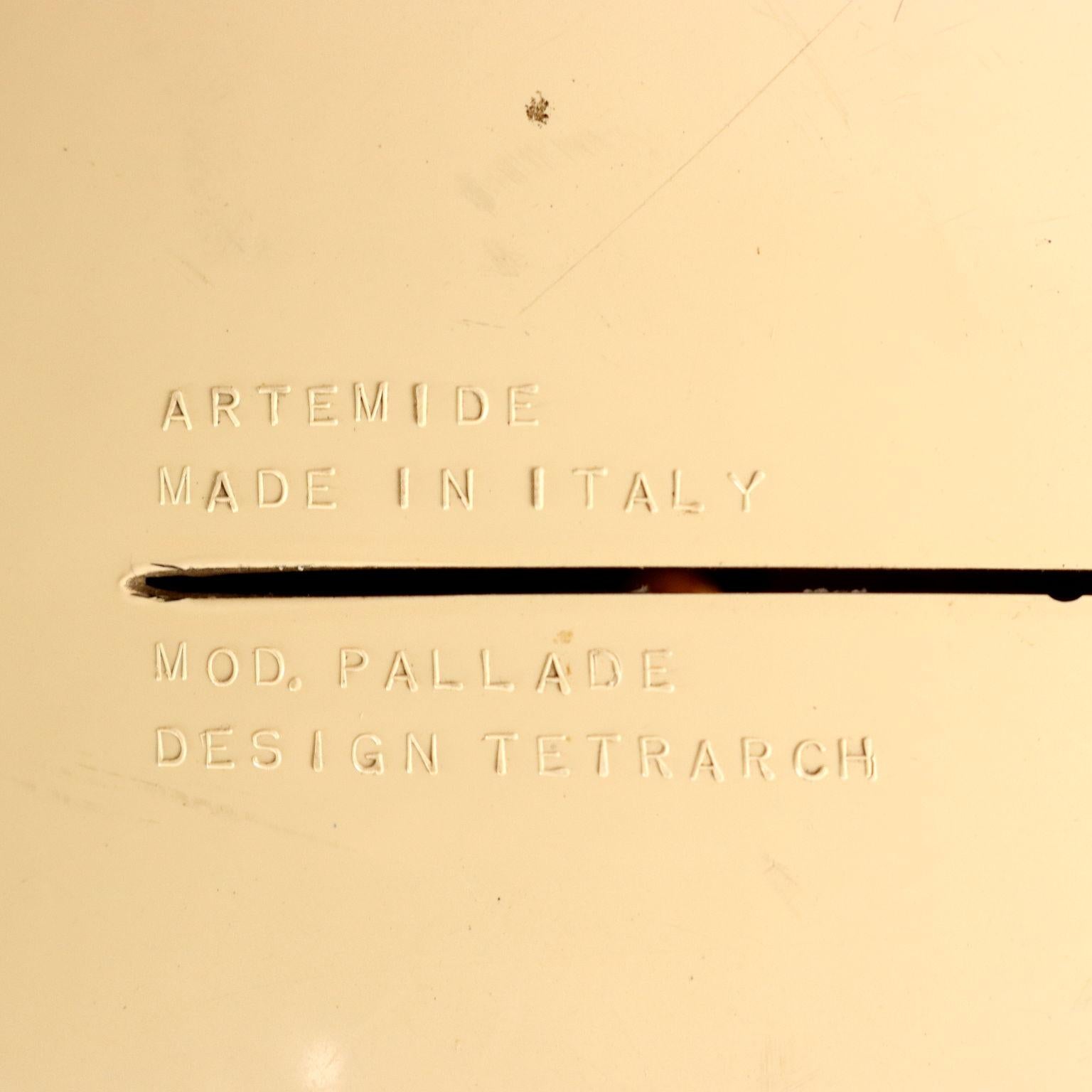 Vetro Lampada 'Pallade' di Studio Tetrarch per Artemide Anni 70 in vendita