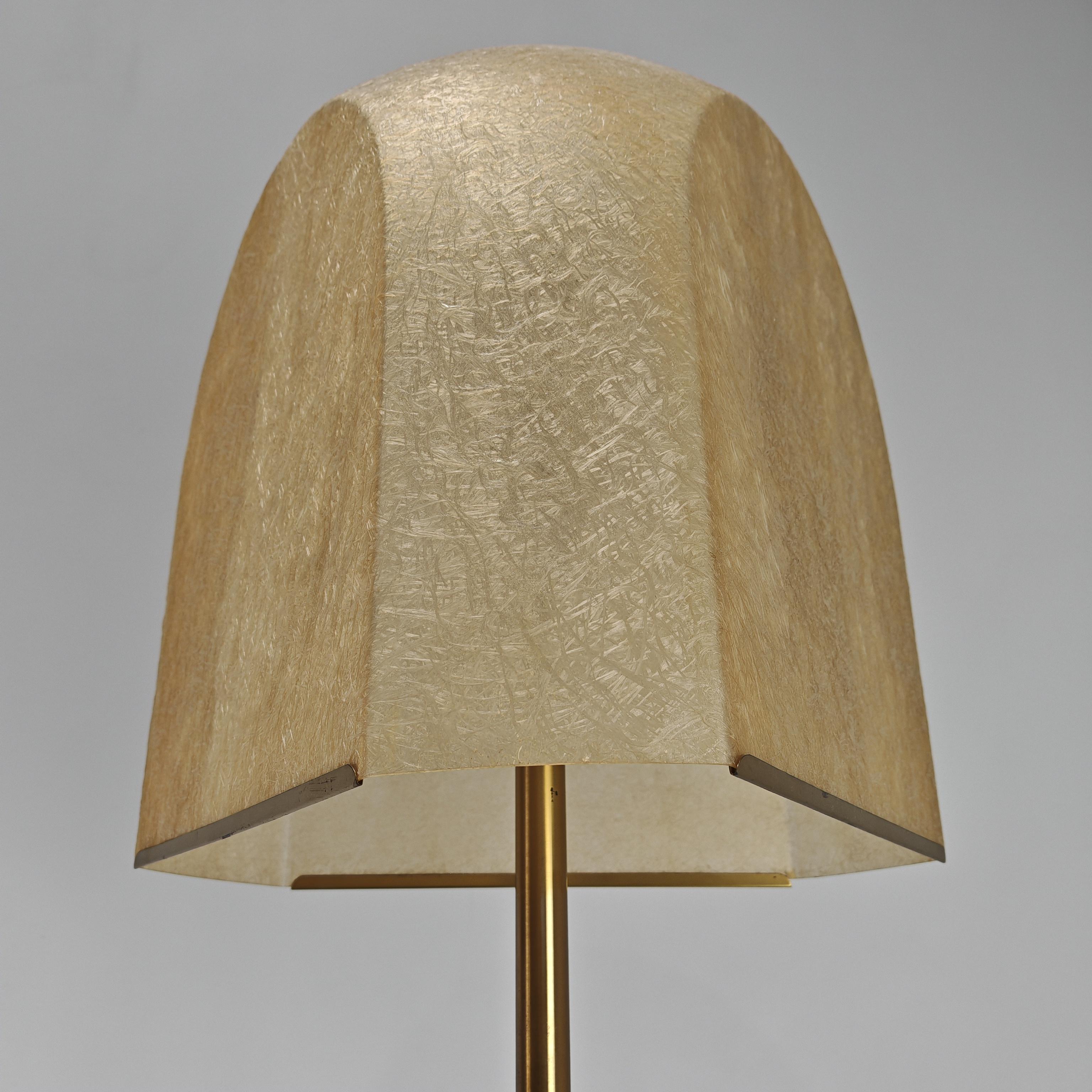 Lampadaire laiton et résine  S Gregorietti Lamperti Italie 1970 en vente 4