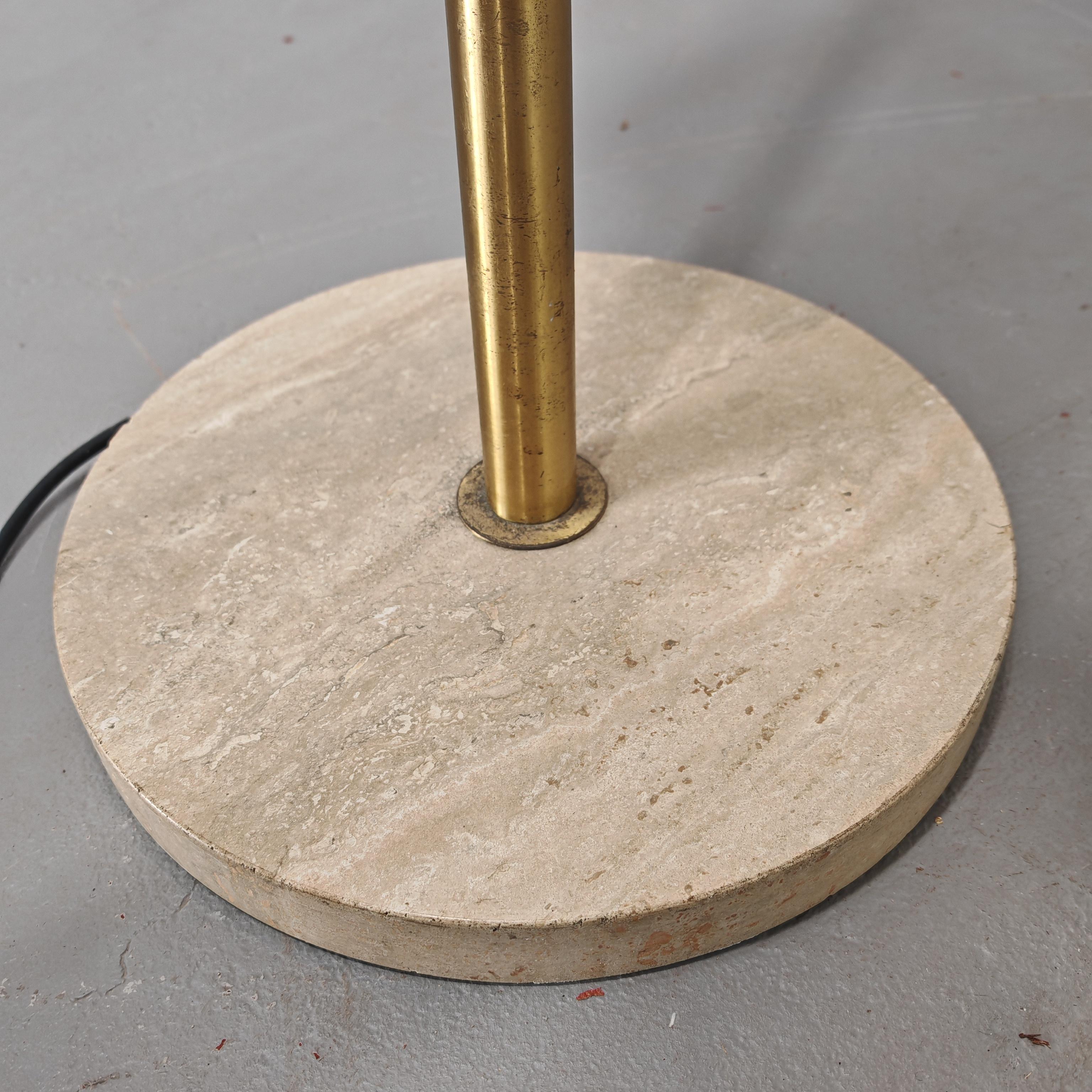 Lampadaire laiton et résine  S Gregorietti Lamperti Italie 1970 en vente 9