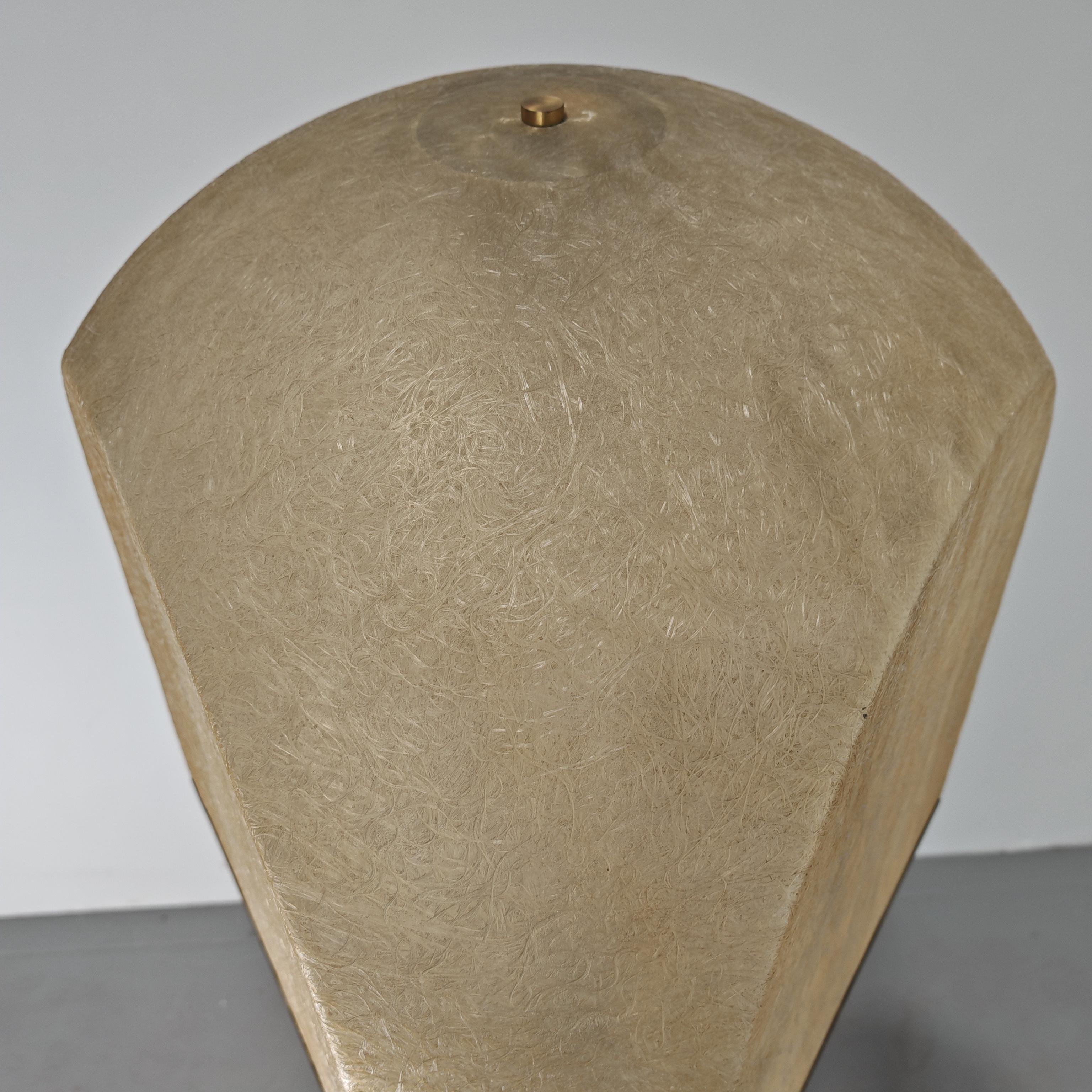 Lampadaire laiton et résine  S Gregorietti Lamperti Italie 1970 en vente 11