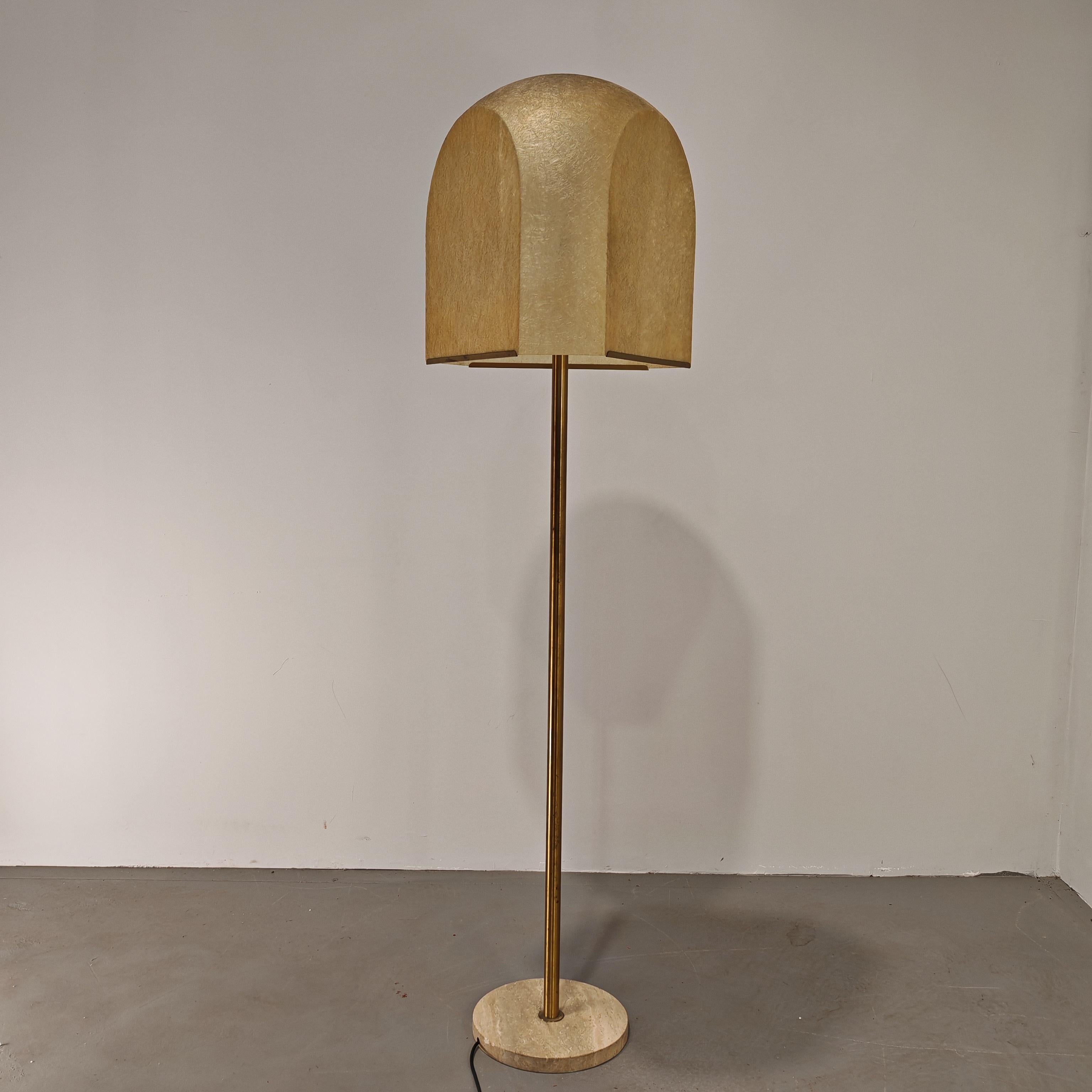 20th Century Lampadaire laiton et résine  S Gregorietti Lamperti Italie 1970 en vente