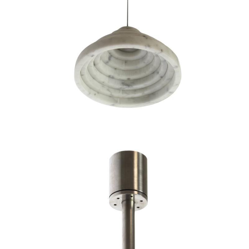 Italian Lampada piantana in marmo bianco Carrara e acciaio in vendita