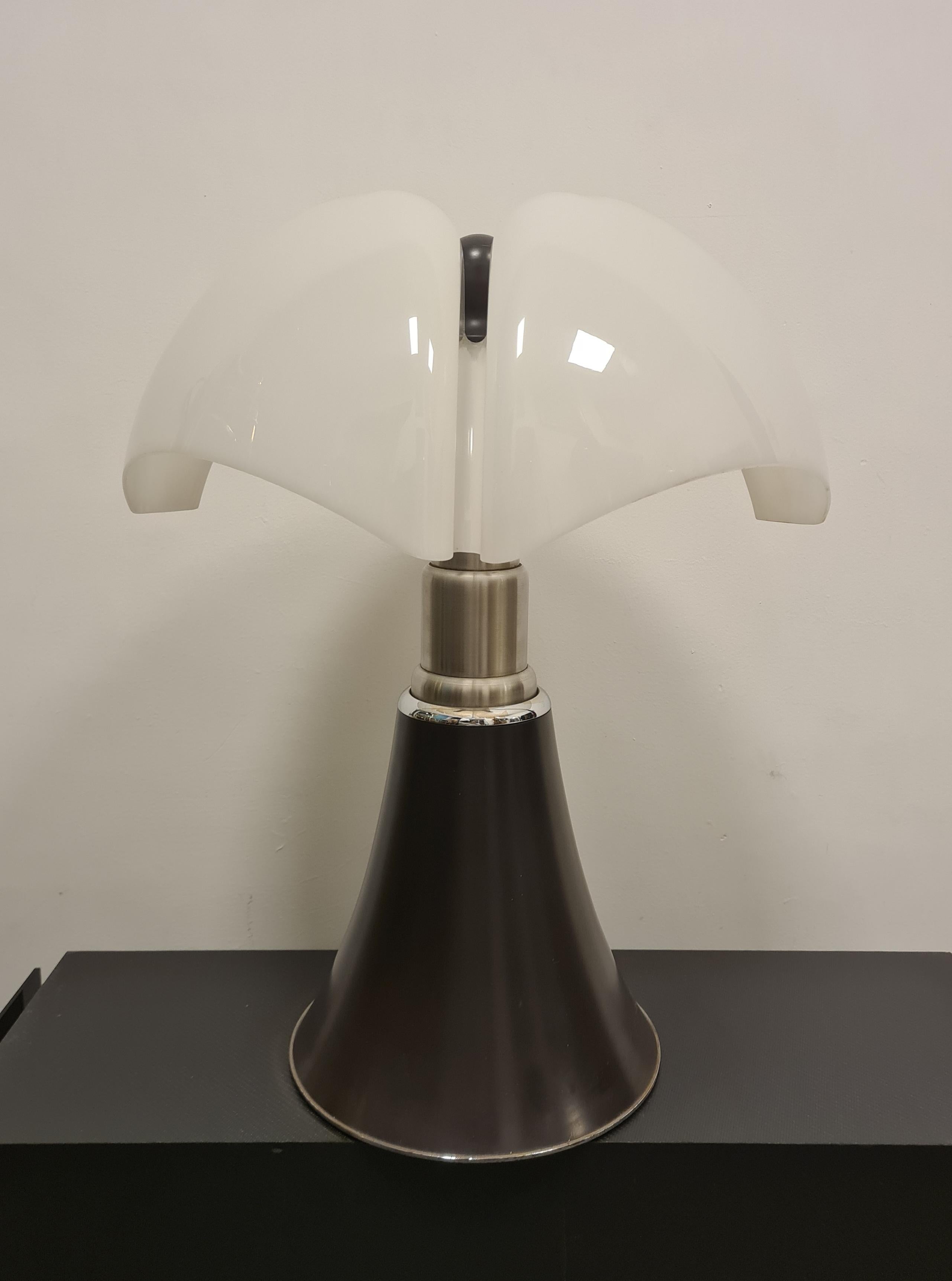Lampada Pipistrello di Gae Aulenti per Martinelli Luce prima edizione 2