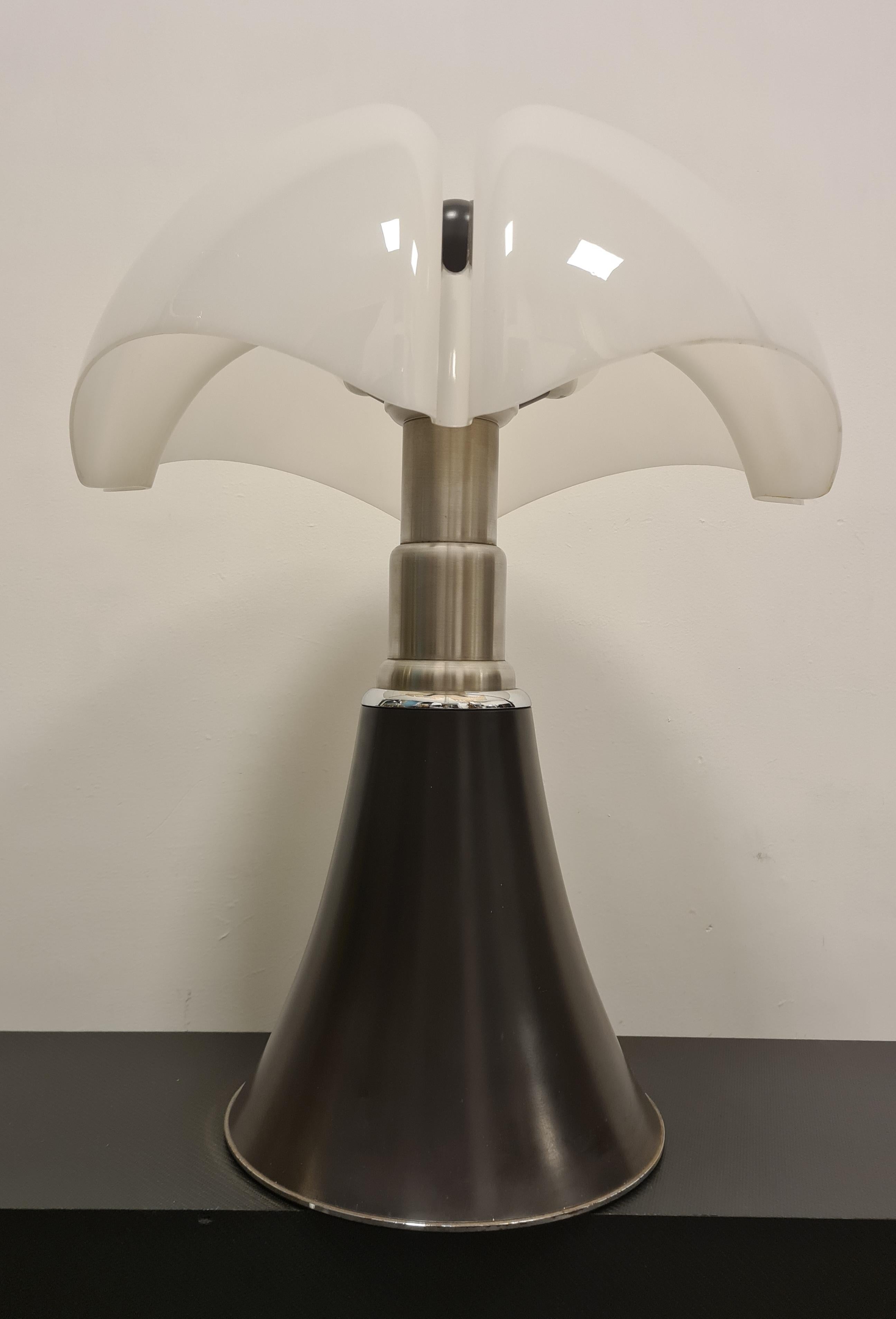 Lampada Pipistrello di Gae Aulenti per Martinelli Luce prima edizione 3
