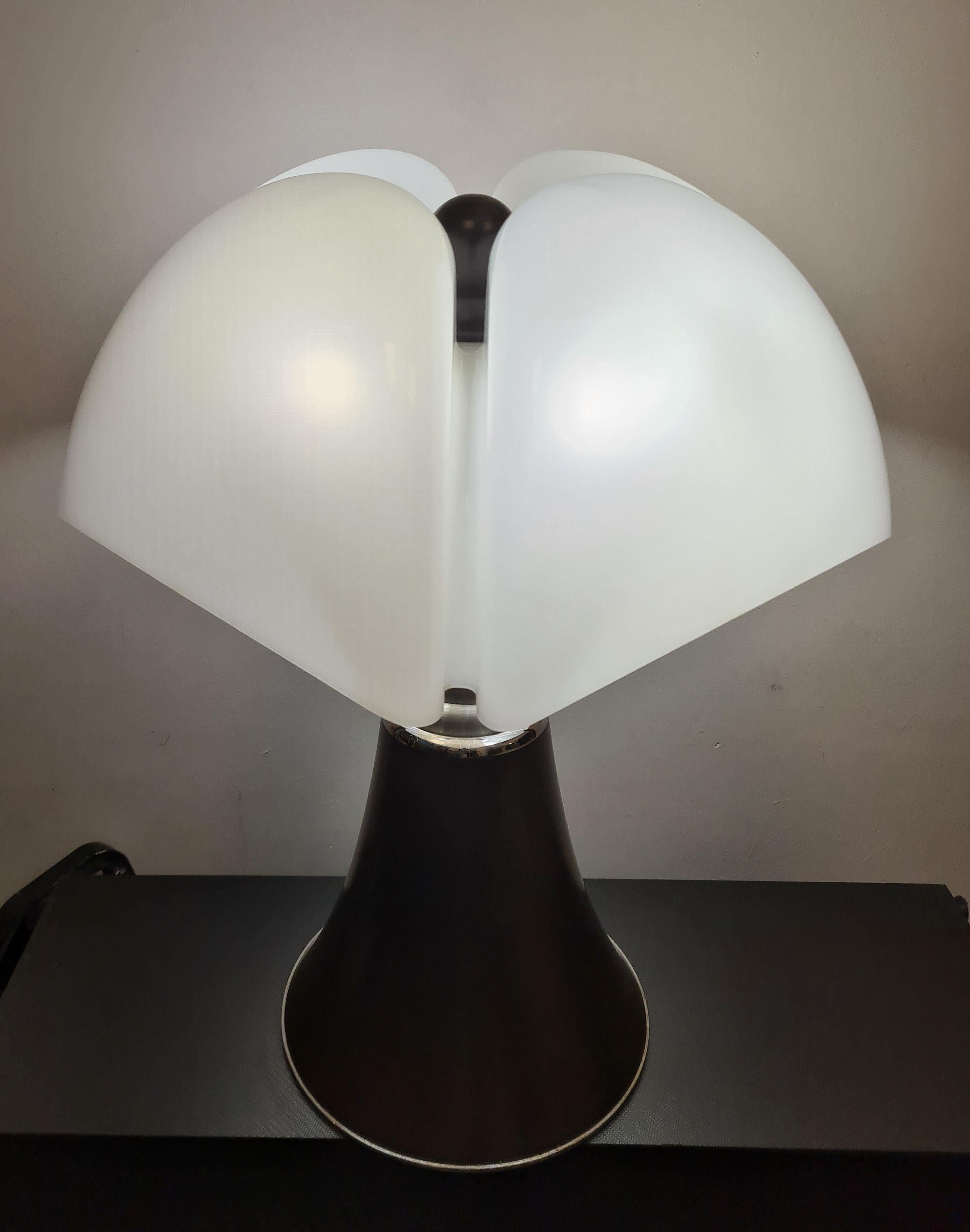 Lampada Pipistrello di Gae Aulenti per Martinelli Luce prima edizione 8
