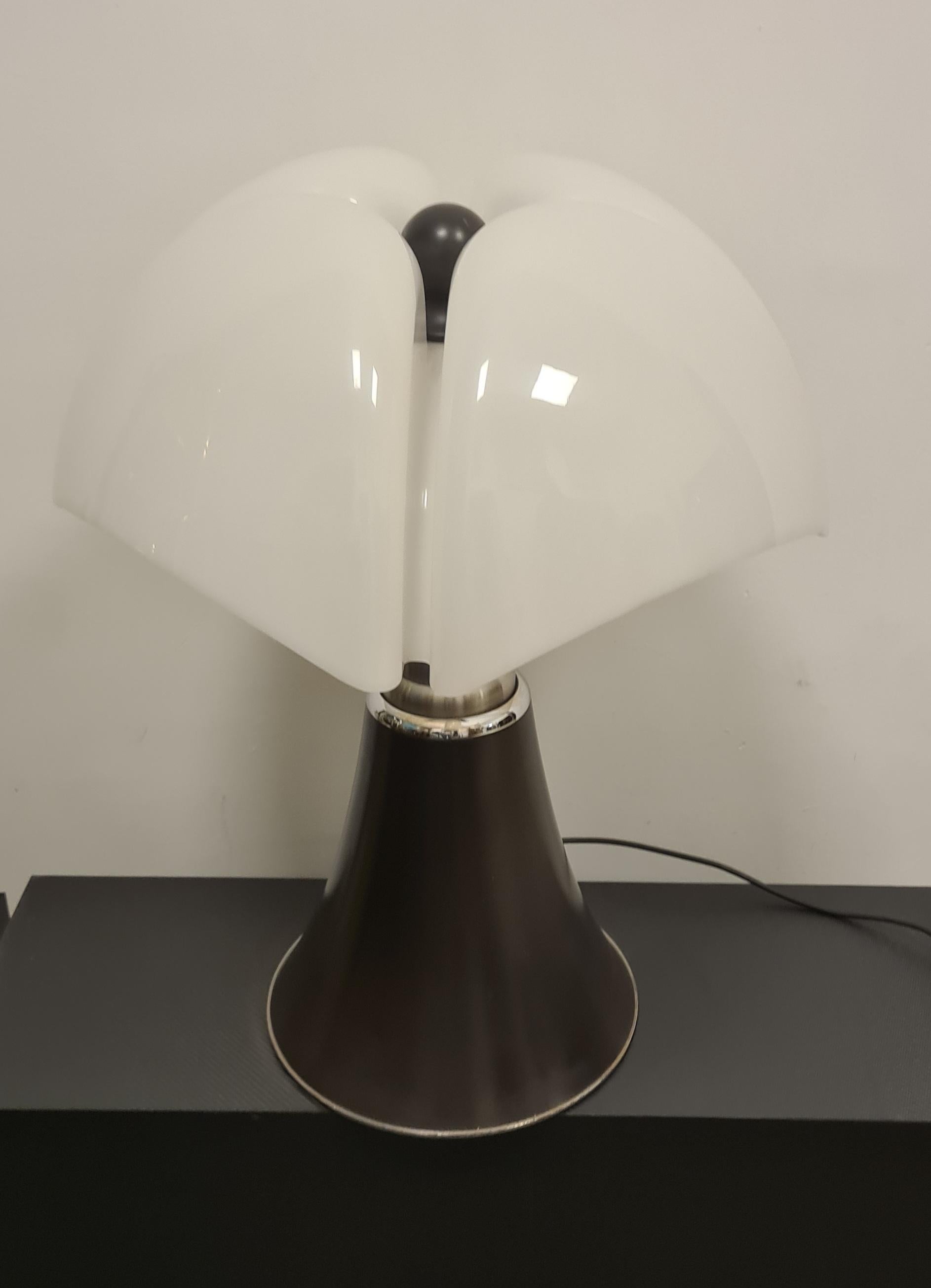 Lampada Pipistrello di Gae Aulenti per Martinelli Luce prima edizione 9