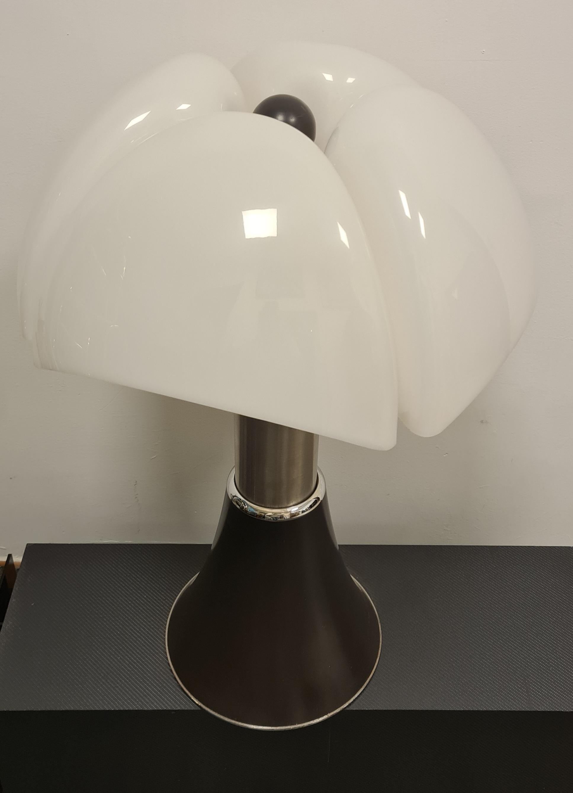 Metallo Lampada Pipistrello di Gae Aulenti per Martinelli Luce prima edizione