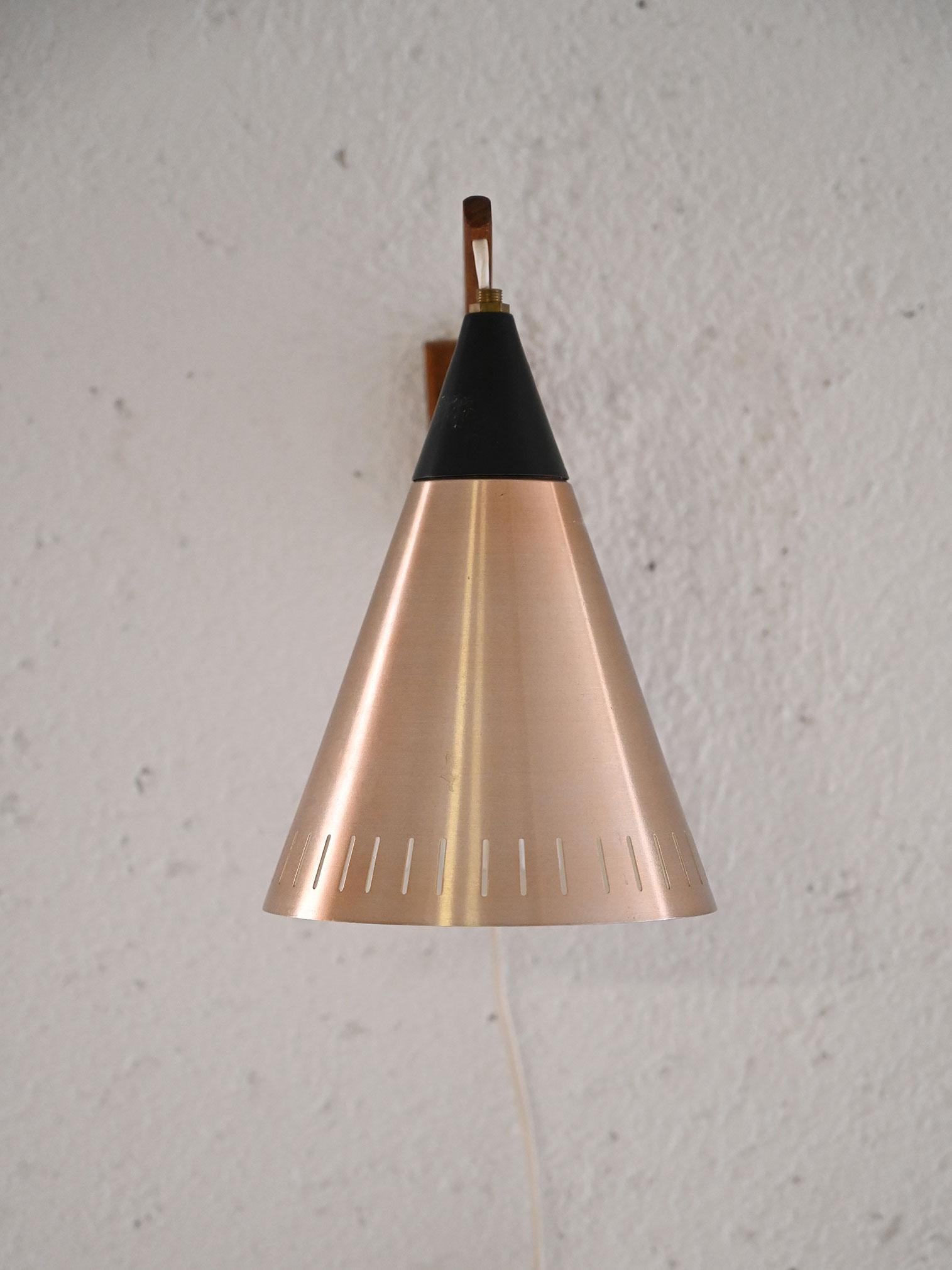 Scandinavian Modern Scandinavian lamp with teak arm For Sale