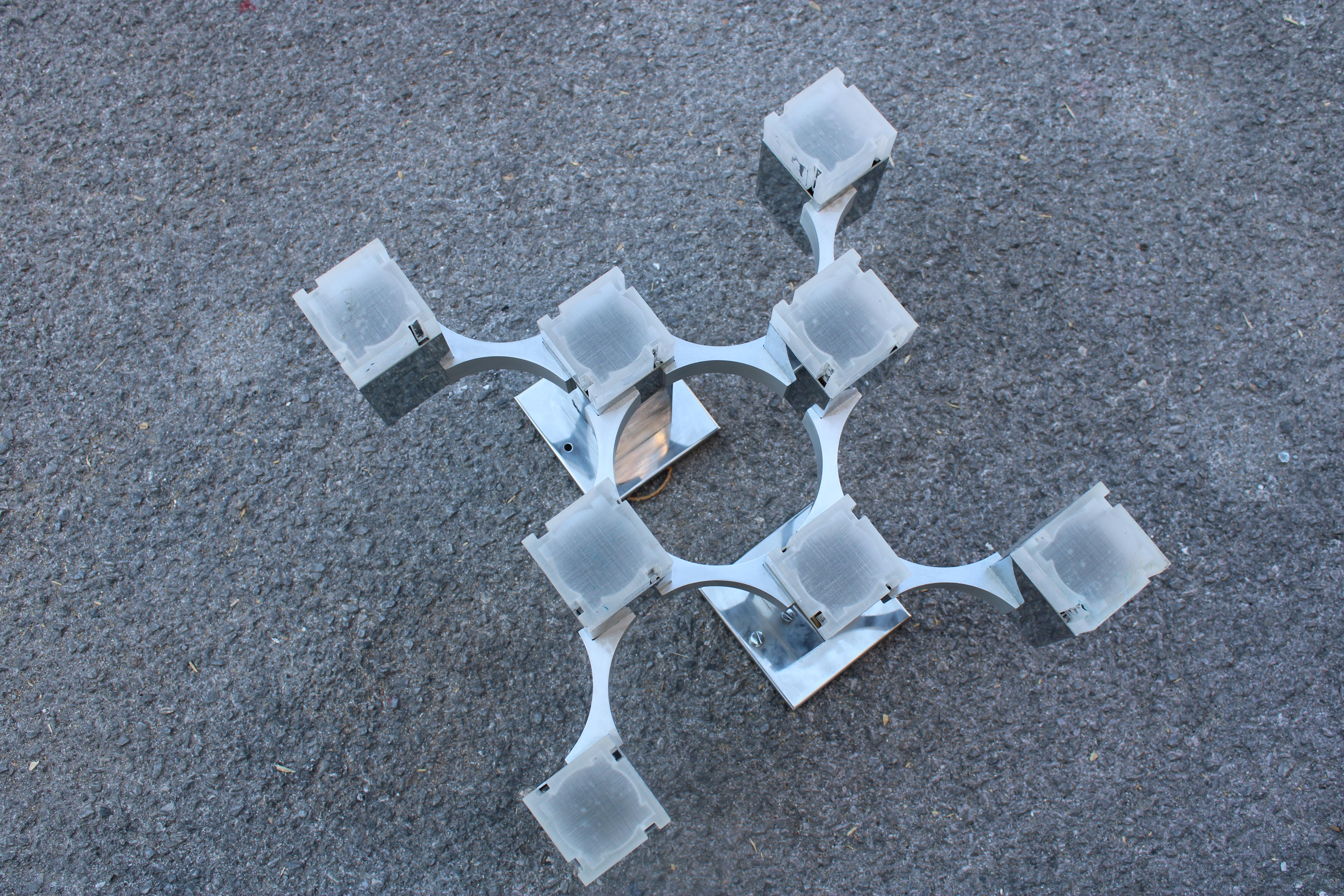 Lampada scultura da Parete Sciolari Cubic 1970 In metallo cromato metacrilato In condizioni buone in vendita a Palermo, Sicily