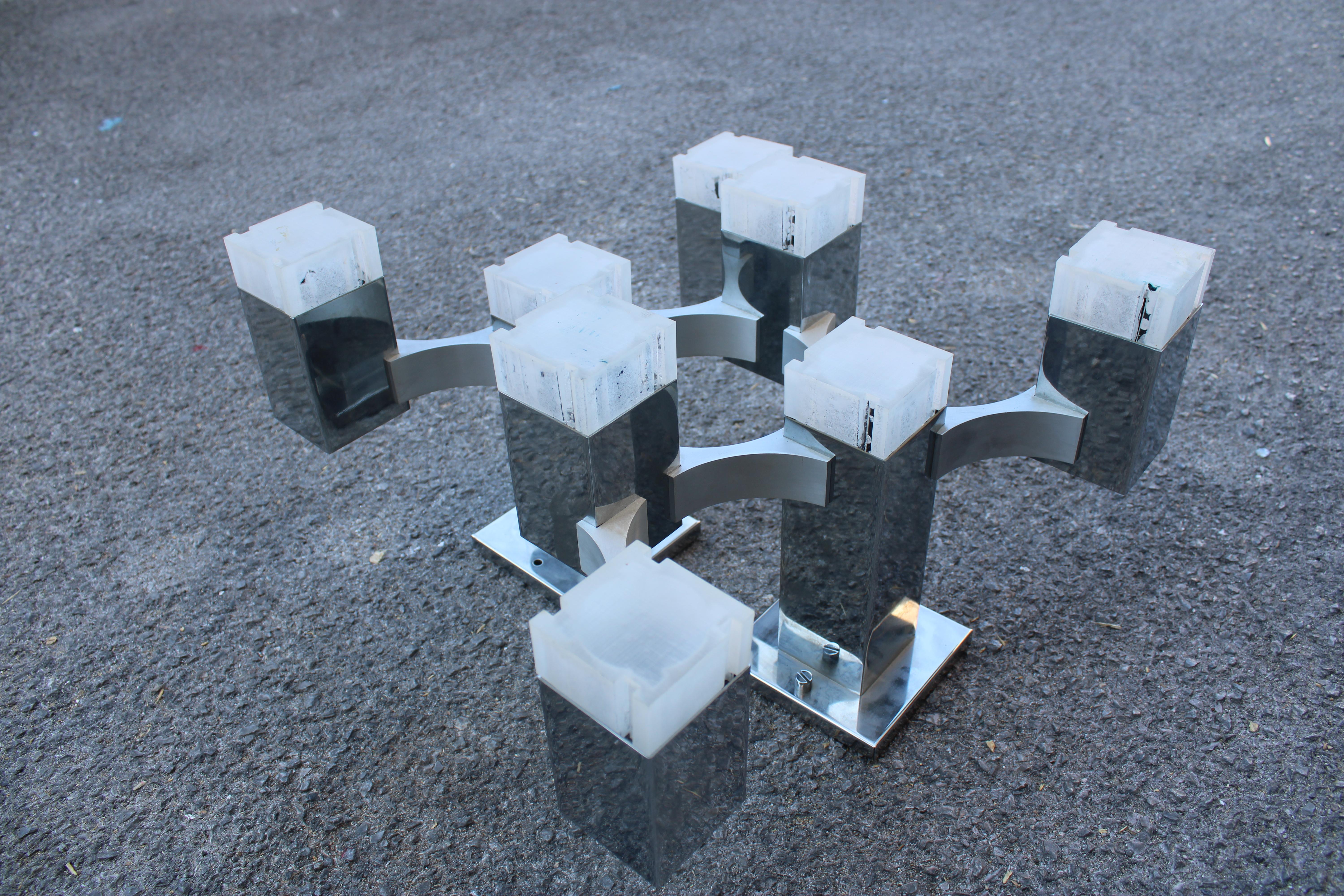 Late 20th Century Lampada scultura da Parete Sciolari Cubic 1970 In metallo cromato metacrilato in vendita