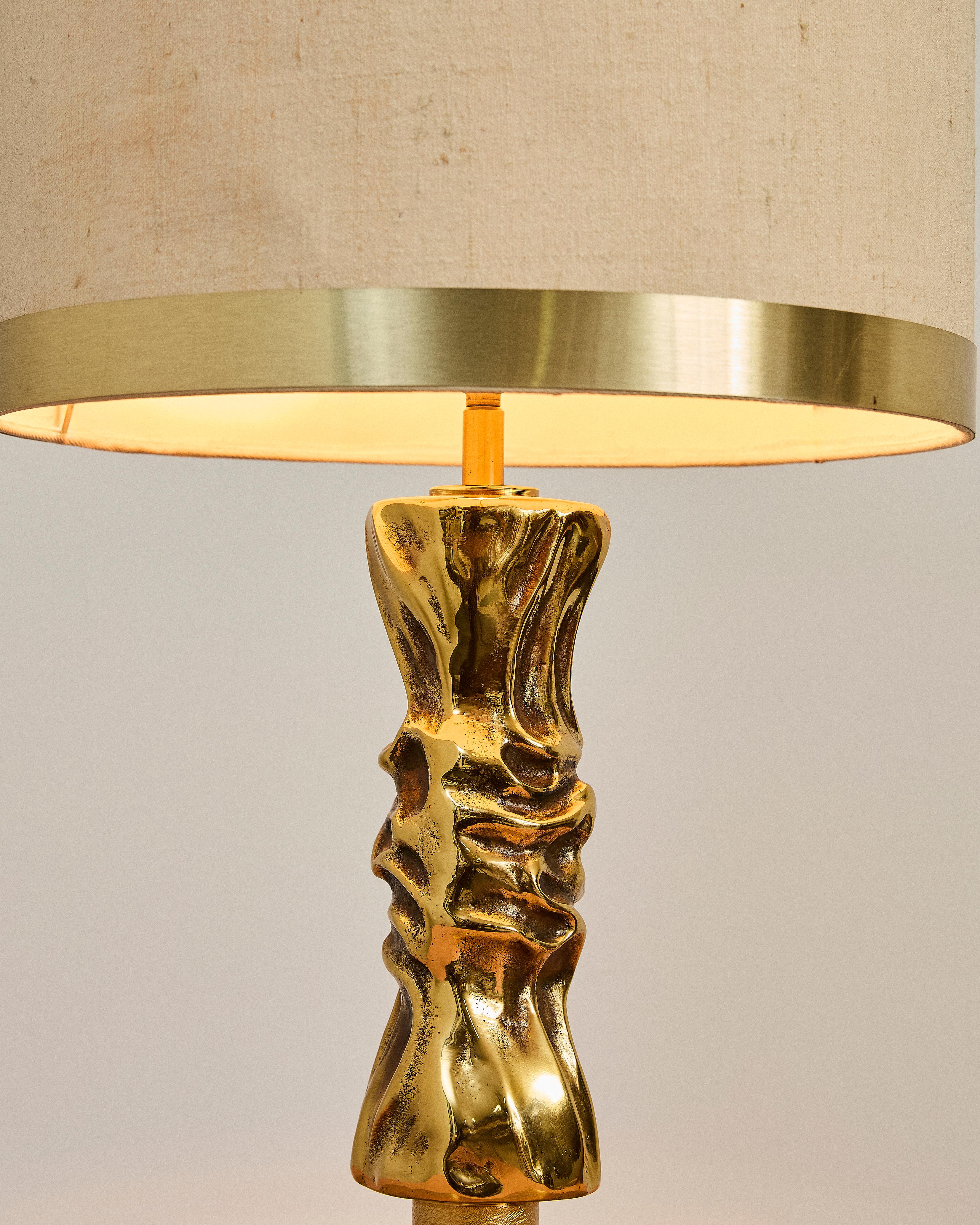Lampe-sculpture en bronze de Luciano Frigerio, années 1970. Abat-jour original, stock.