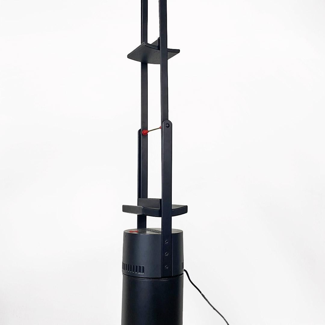 Italian modern black metal floor Tizio lamp by Richard Sapper for Artemide, 1979 For Sale 2