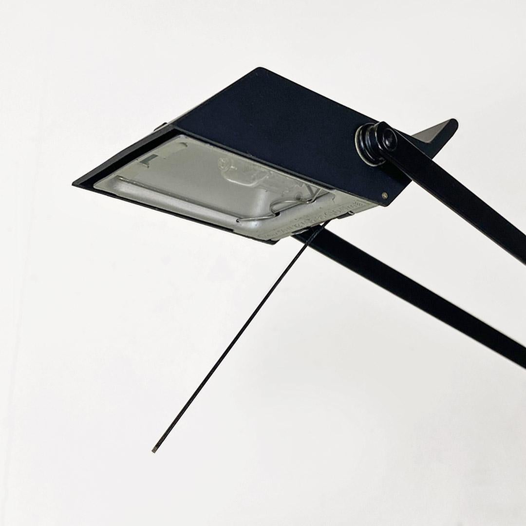 Tizio lamp in black metal, Italian modern Richard Sapper Artemide, 1979 For Sale 3