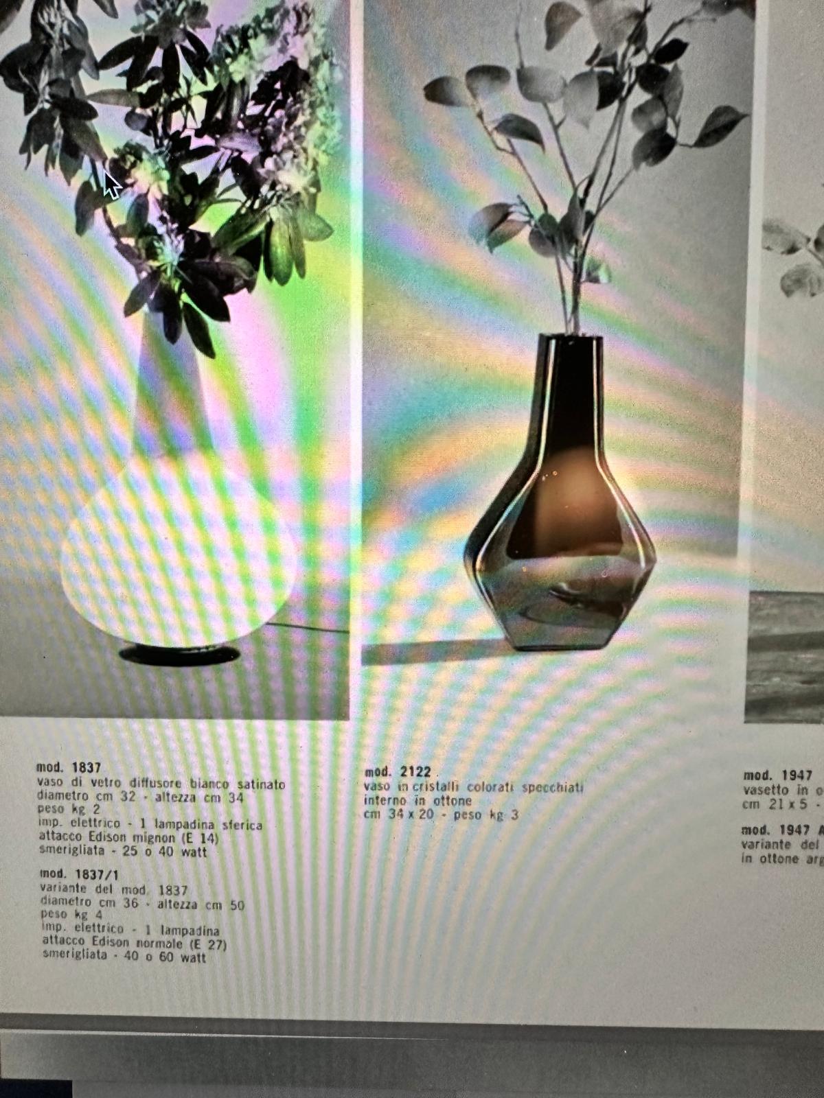 Lampada/vaso da tavolo in vetro opalino Max Ingrand per Fontana Arte Italia 1956 In condizioni buone in vendita a Catania, IT