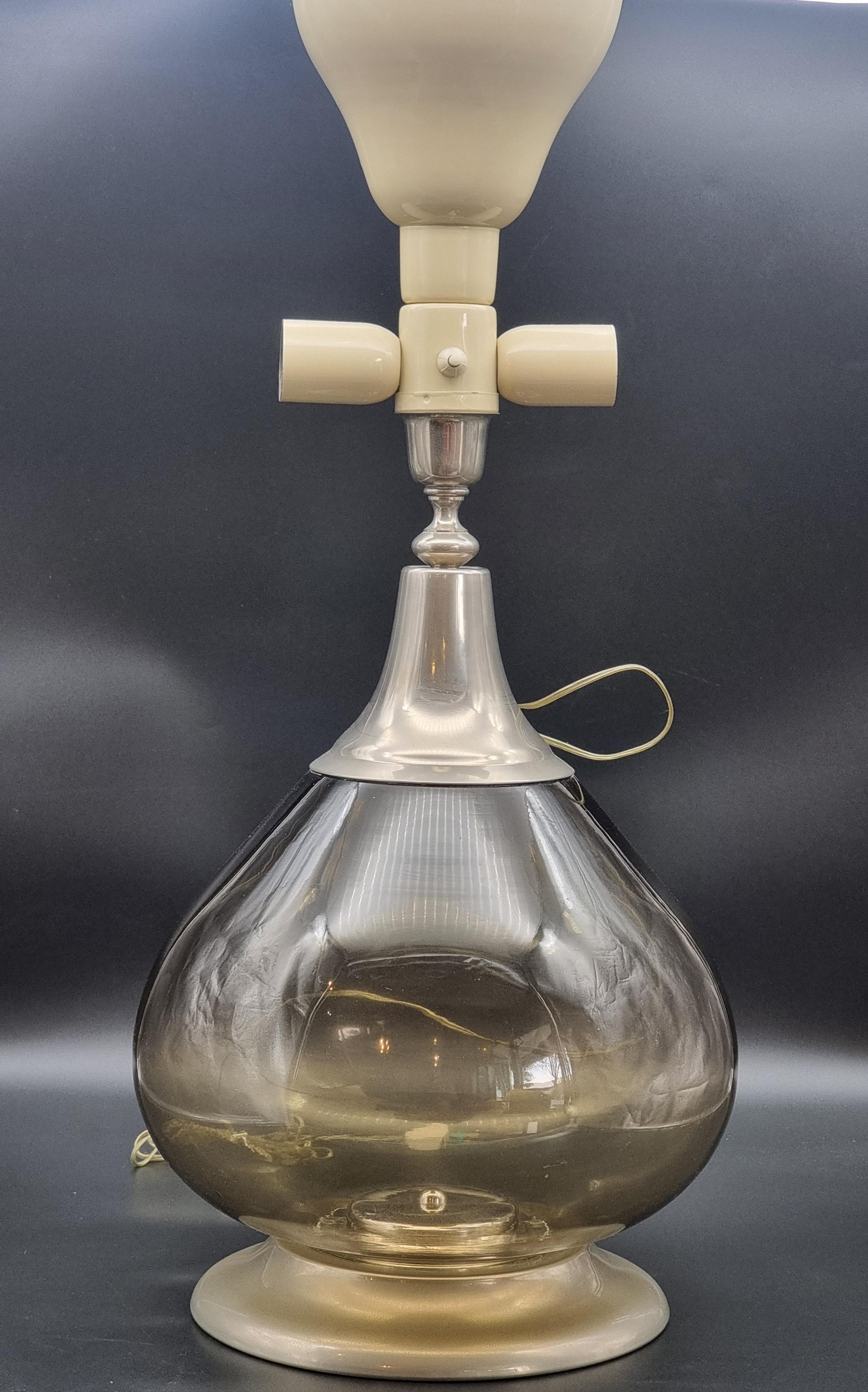 Lampe en verre et métal 1970 en vente 1