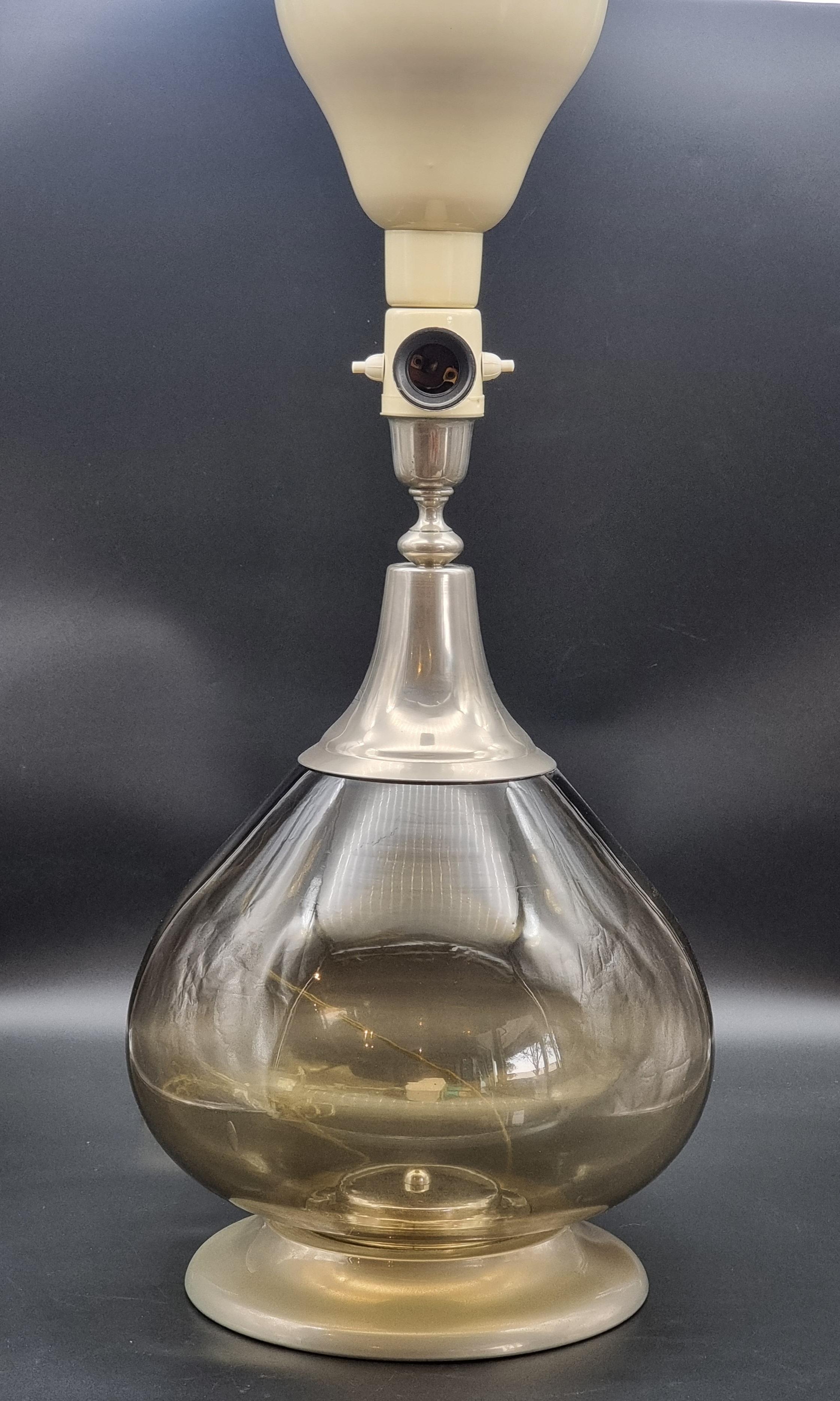 Lampe en verre et métal 1970 en vente 2