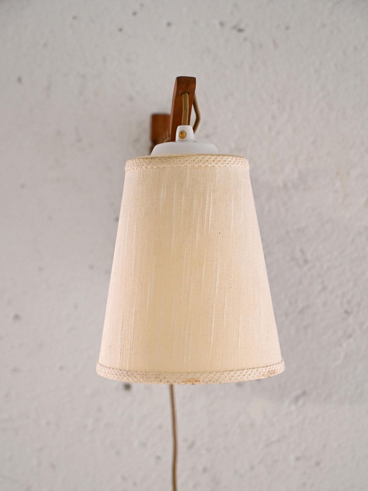 Lámpara vintage con brazo Escandinavo moderno en venta