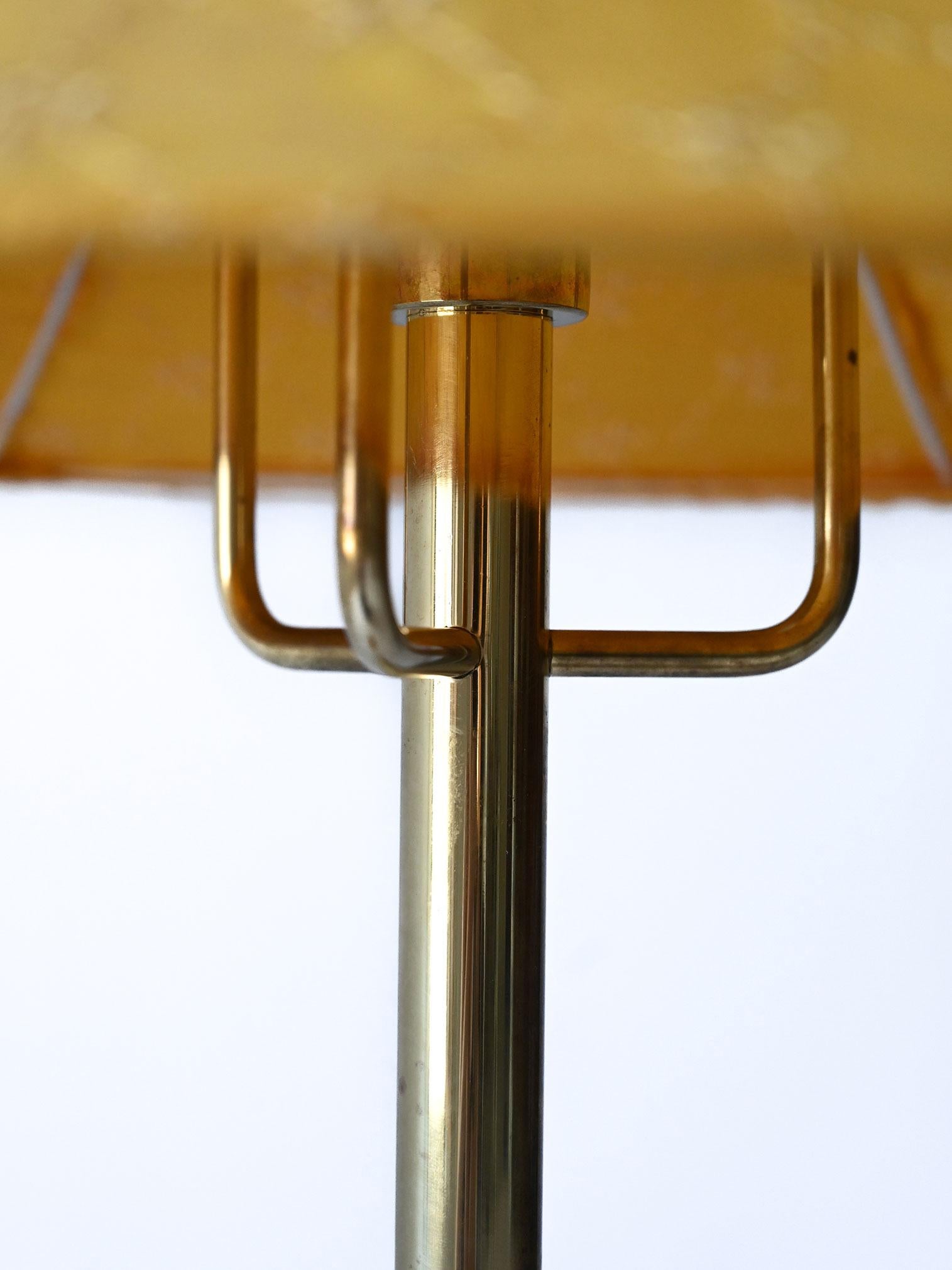 Lampe vintage avec abat-jour jaune en vente 1