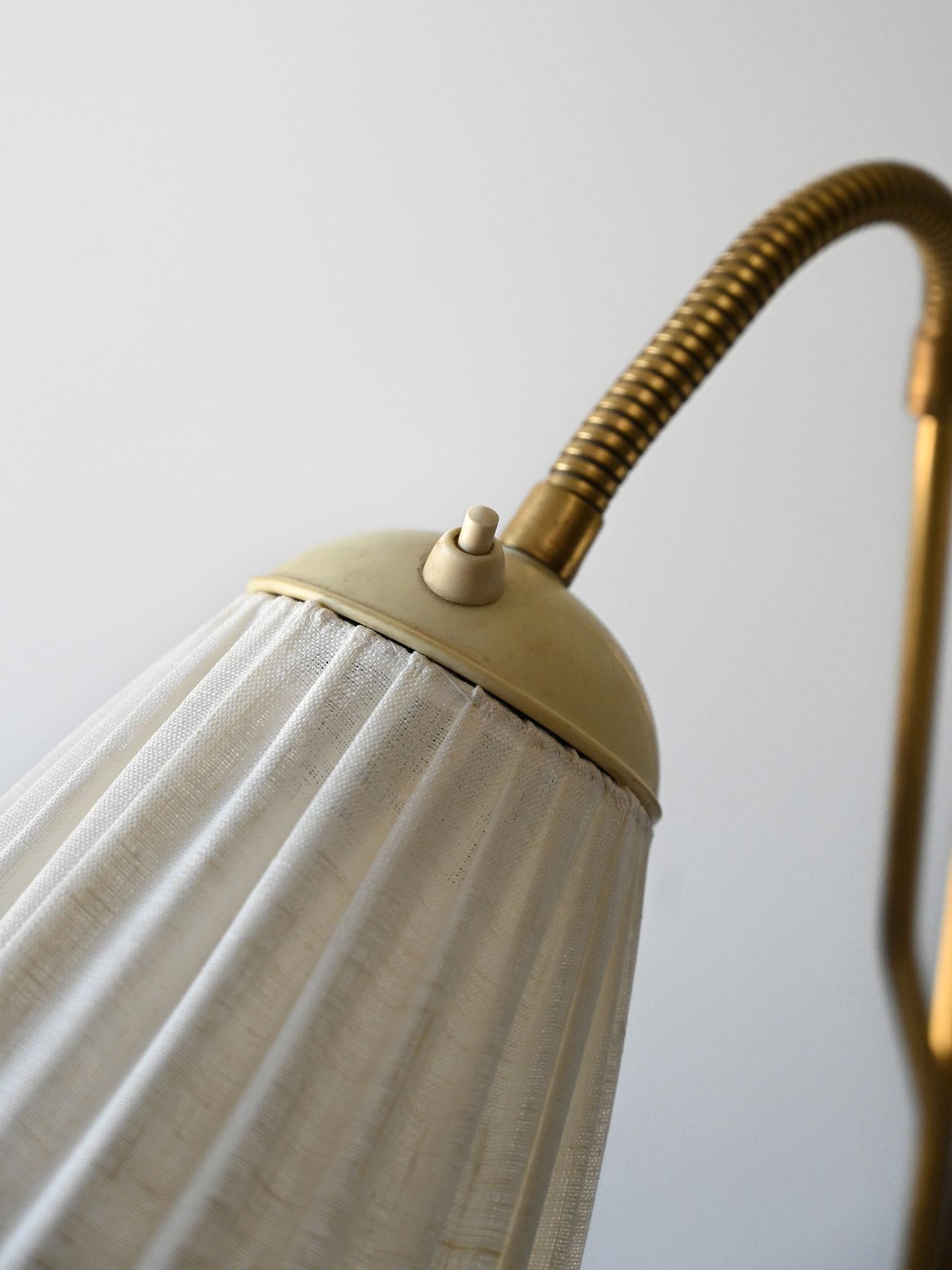 Scandinavian Vintage lamp with three points of light For Sale