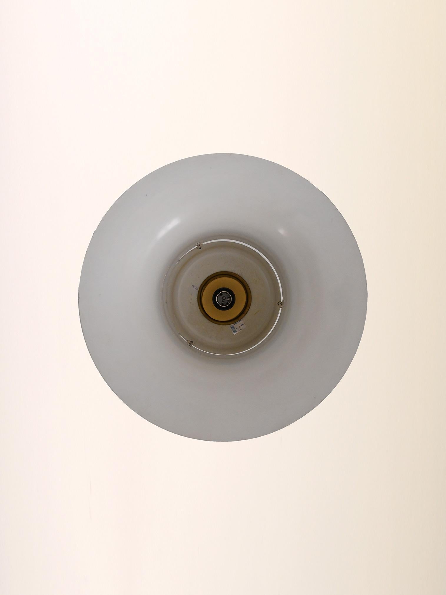 Mid-20th Century Lampe vintage scandinave avec cercles en vente