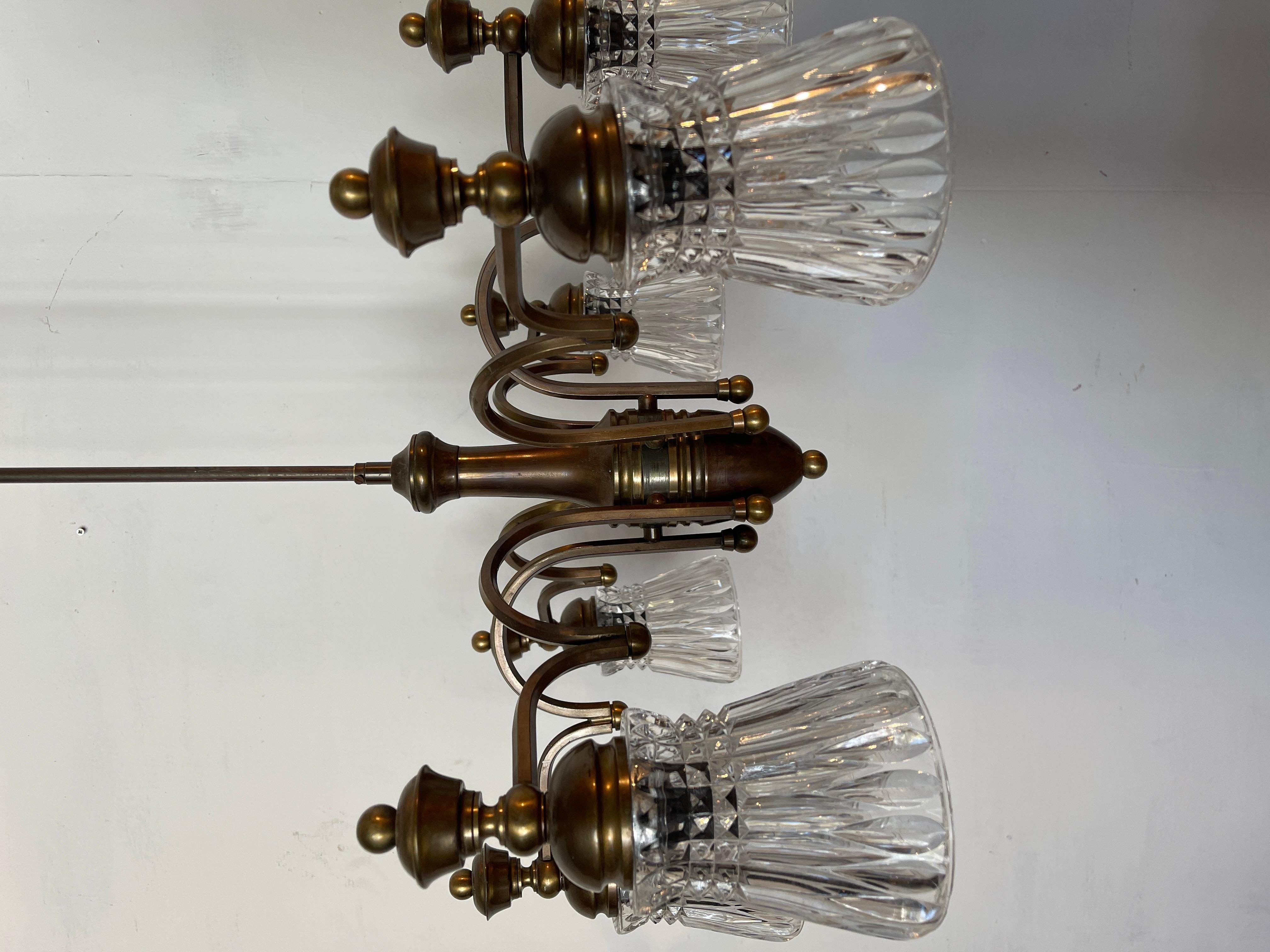 Lampadadario ArtDeco in bronzo e vetro anni '50 en Bueno estado para la venta en Cantù, IT