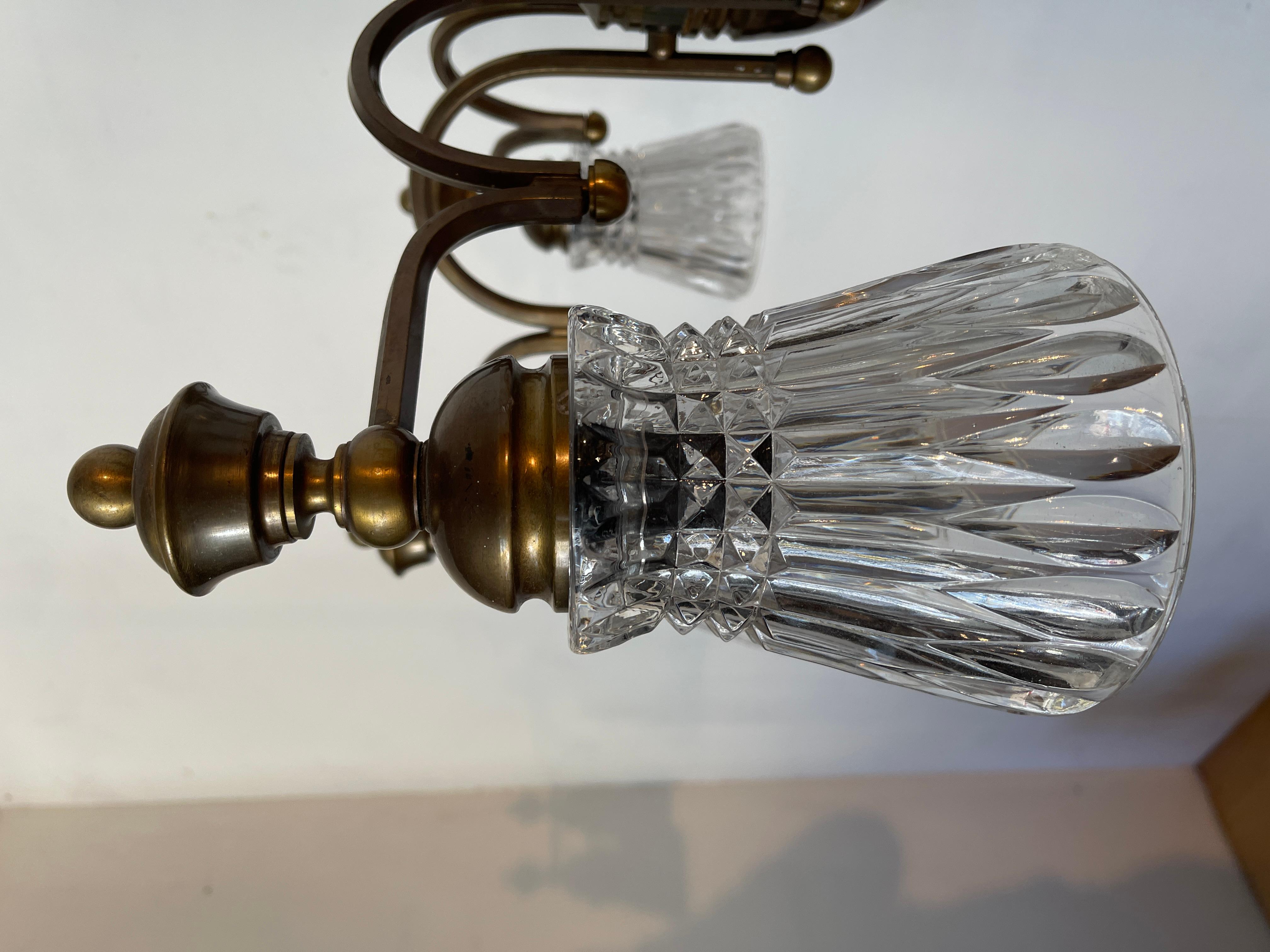 Lampadadario ArtDeco in bronzo e vetro anni '50 en venta 1