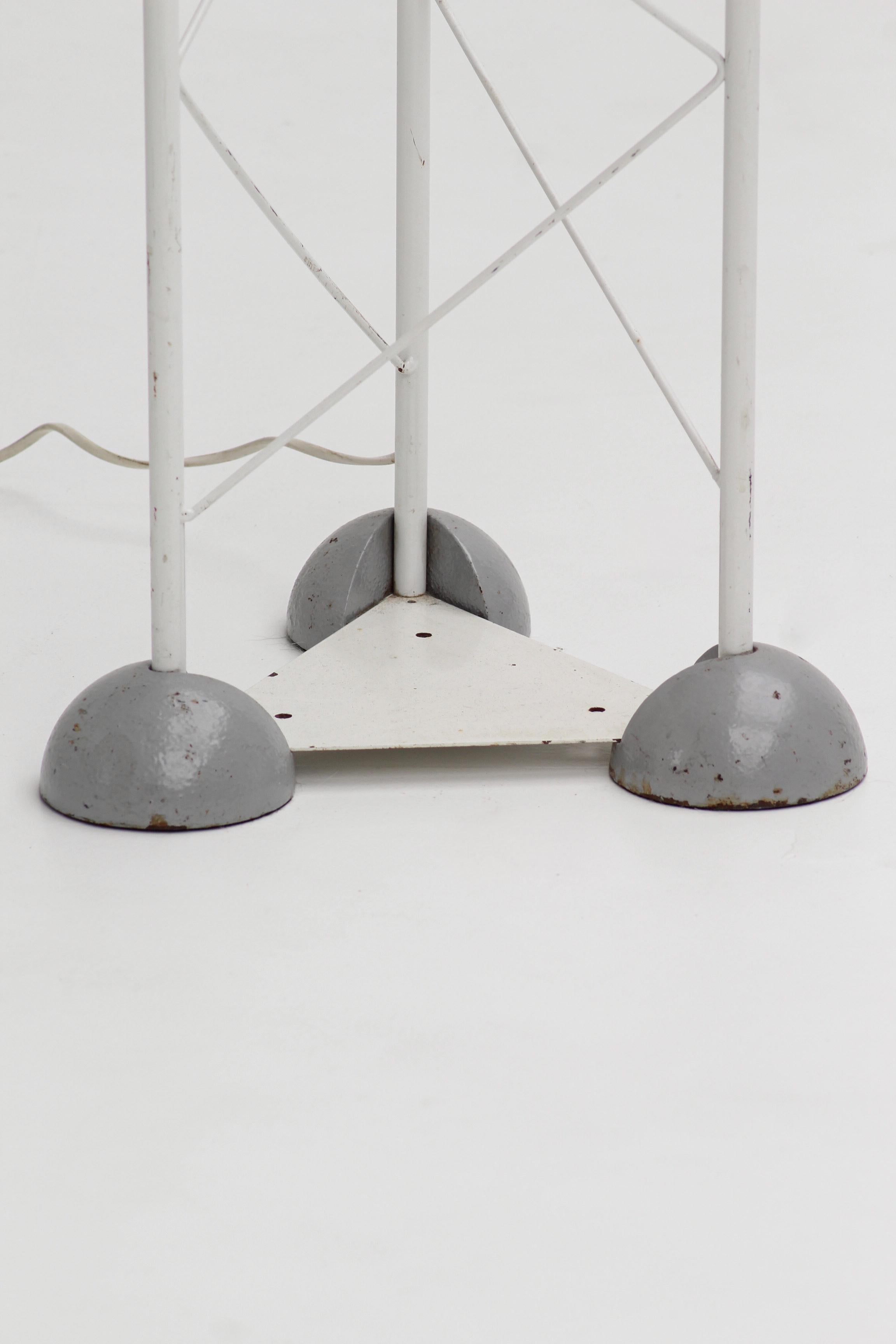 Post-Modern Lampadaire Alta Line blanc – Italie, années 1980 For Sale