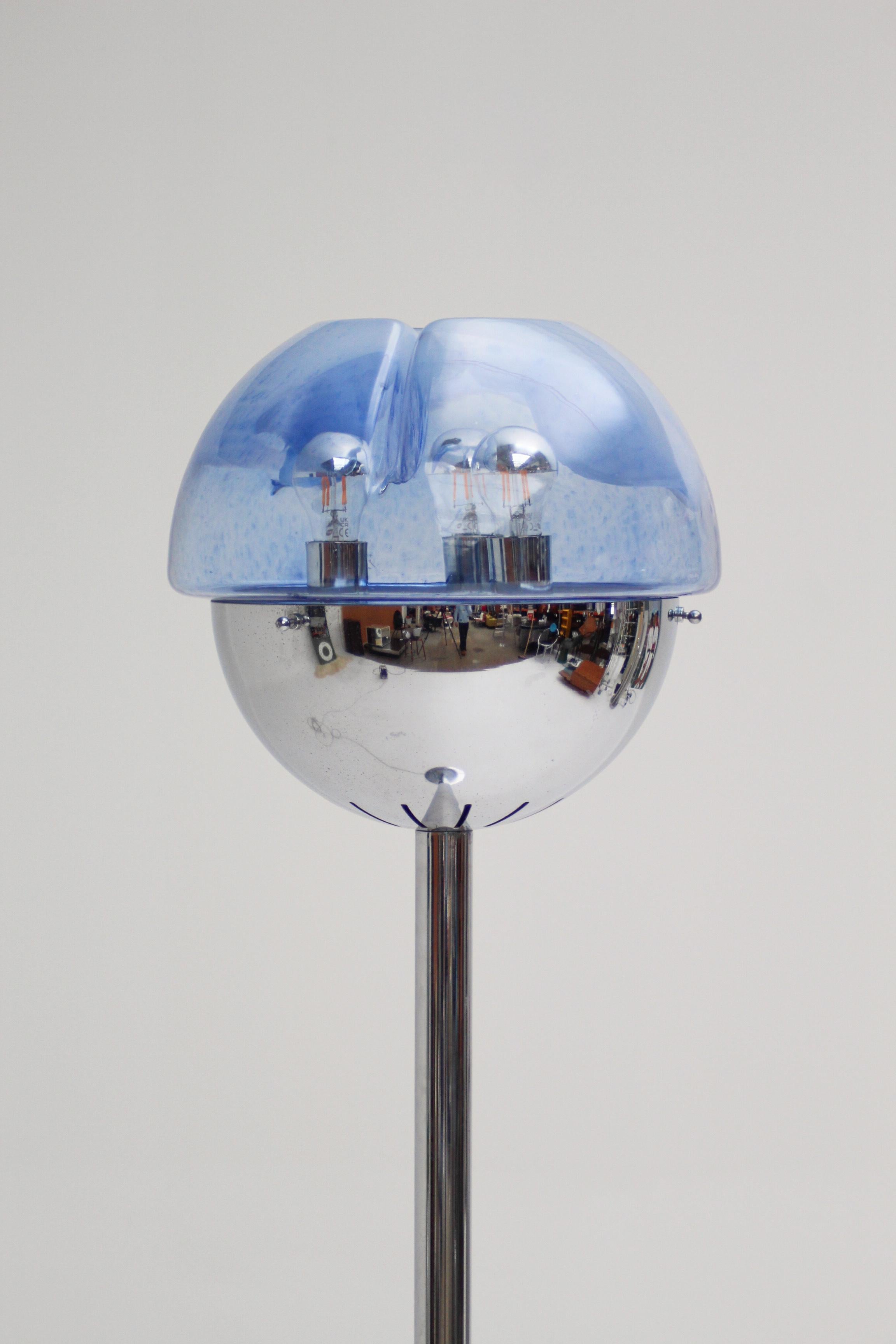 Verchromter Lampenkörper aus blauem Murano im Zustand „Gut“ im Angebot in Rouen, FR