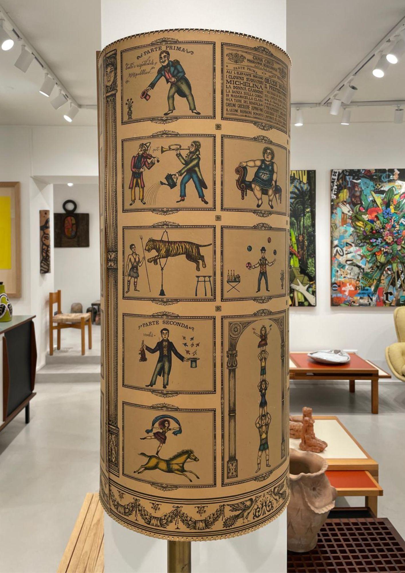 Floor lamp with paper abc-jour and brass base, 20th century, measuring 189 x 80.5 x 38 cm.
Anonymous designer 