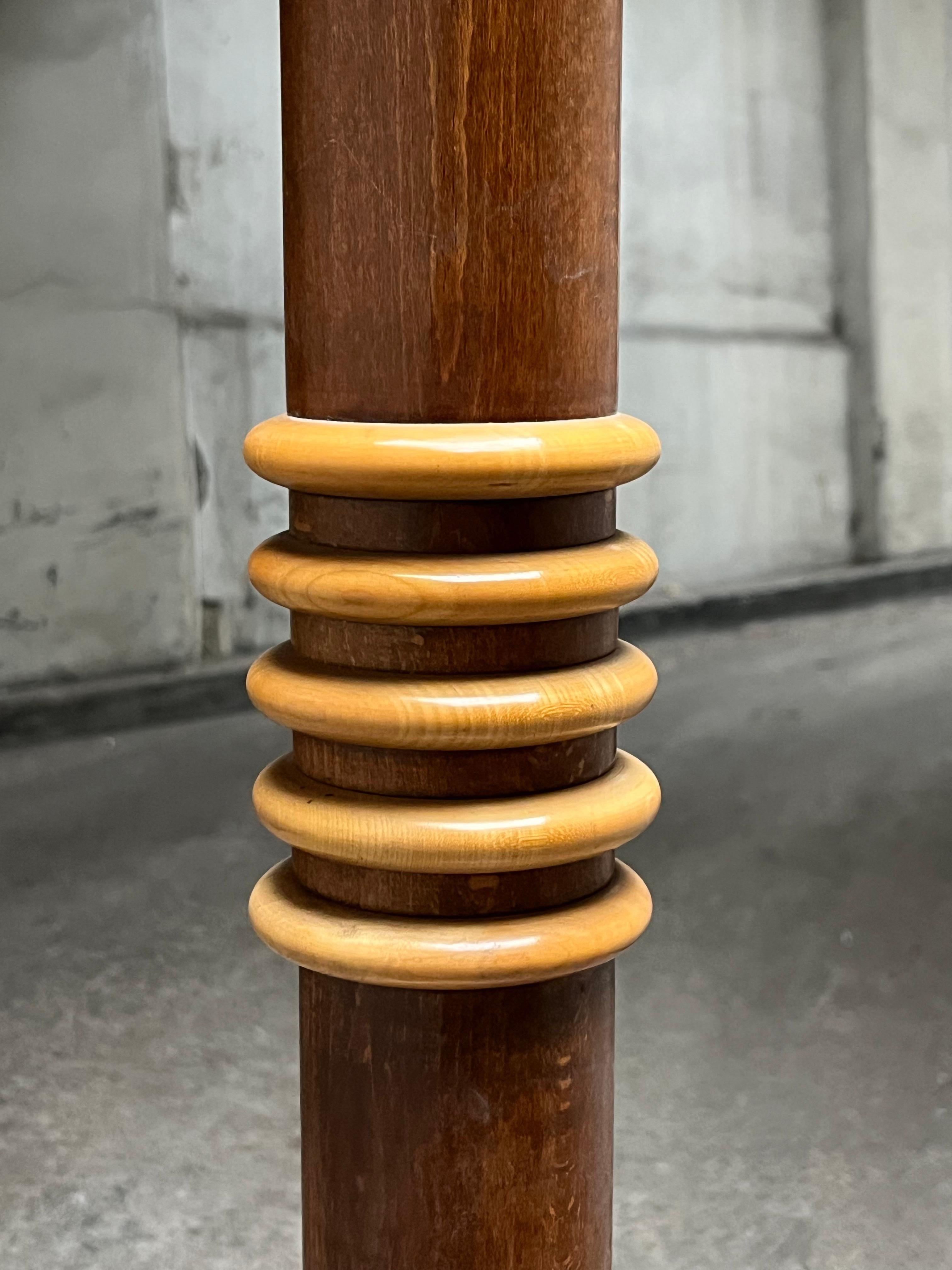 Tornito lampada francese art deco en bois circa 1940 in vendita