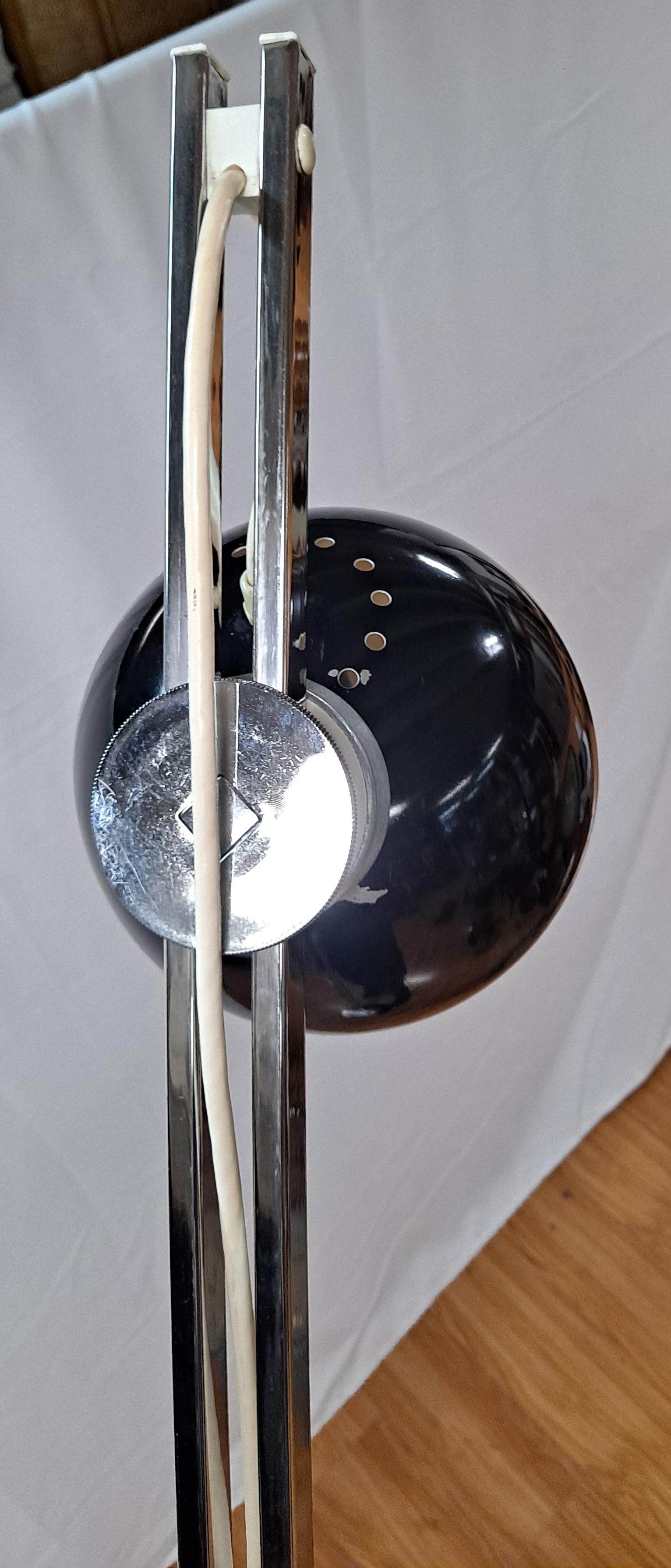 20ième siècle Lampadari Reggiani lampadaire à arc magnétique « Eyeball » chromé du milieu du siècle dernier en vente