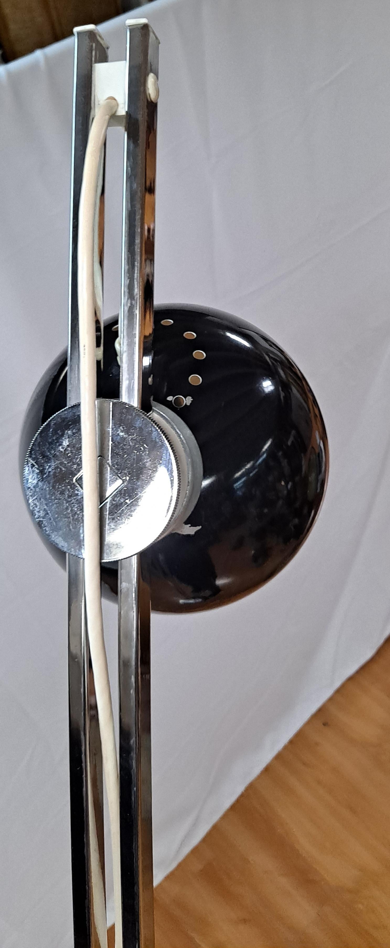Métal Lampadari Reggiani lampadaire à arc magnétique « Eyeball » chromé du milieu du siècle dernier en vente