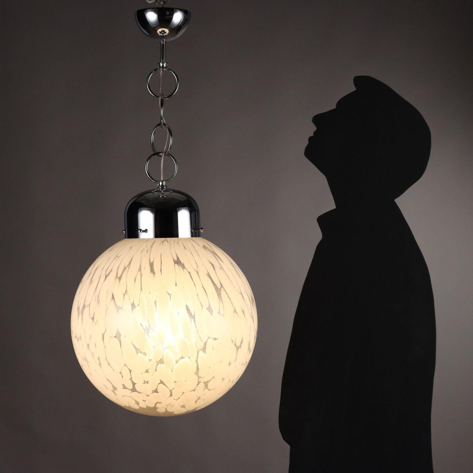 Mid-Century moderno Lampadario a boccia di vetro  Anni 60-70 in vendita