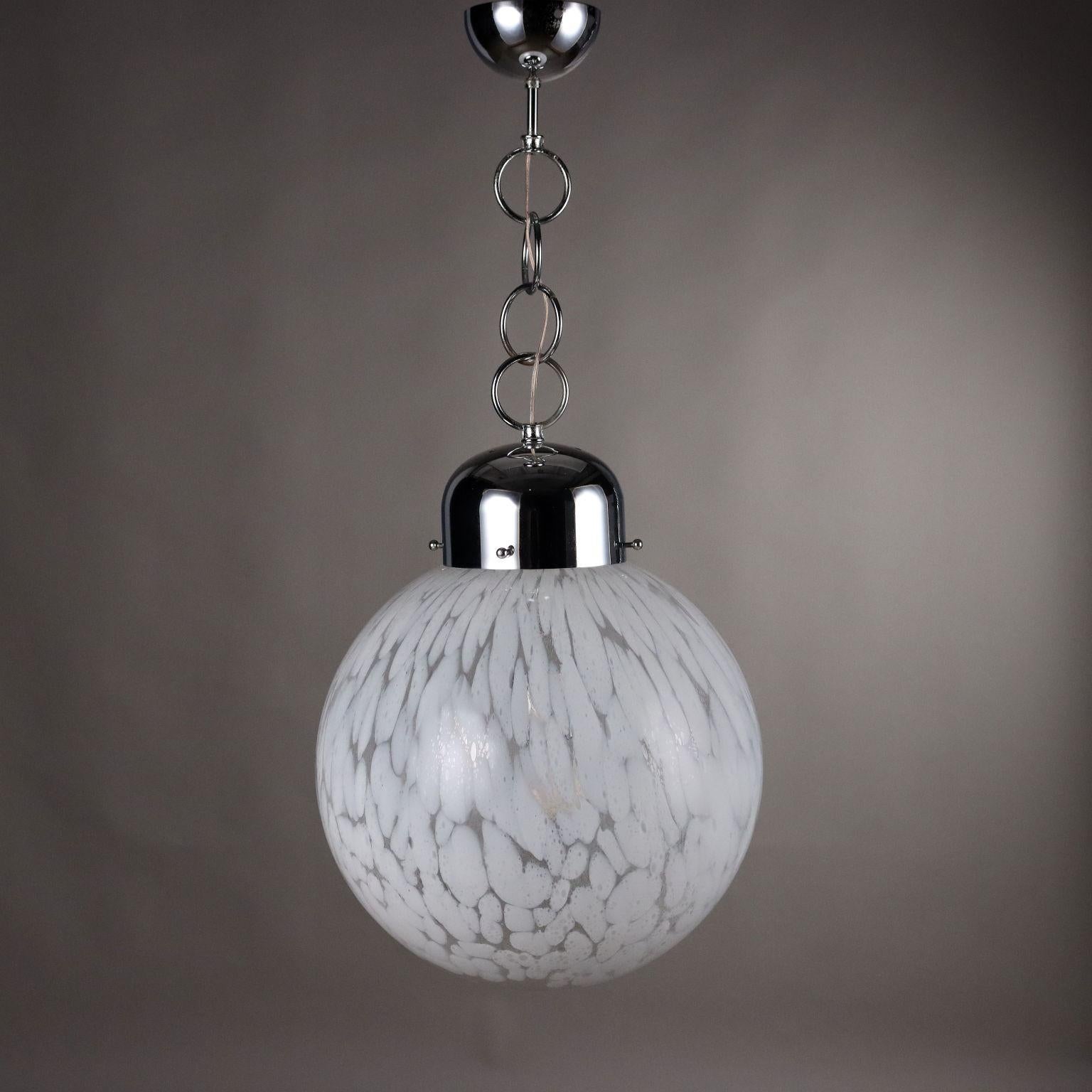 Italian Lampadario a boccia di vetro  Anni 60-70 in vendita
