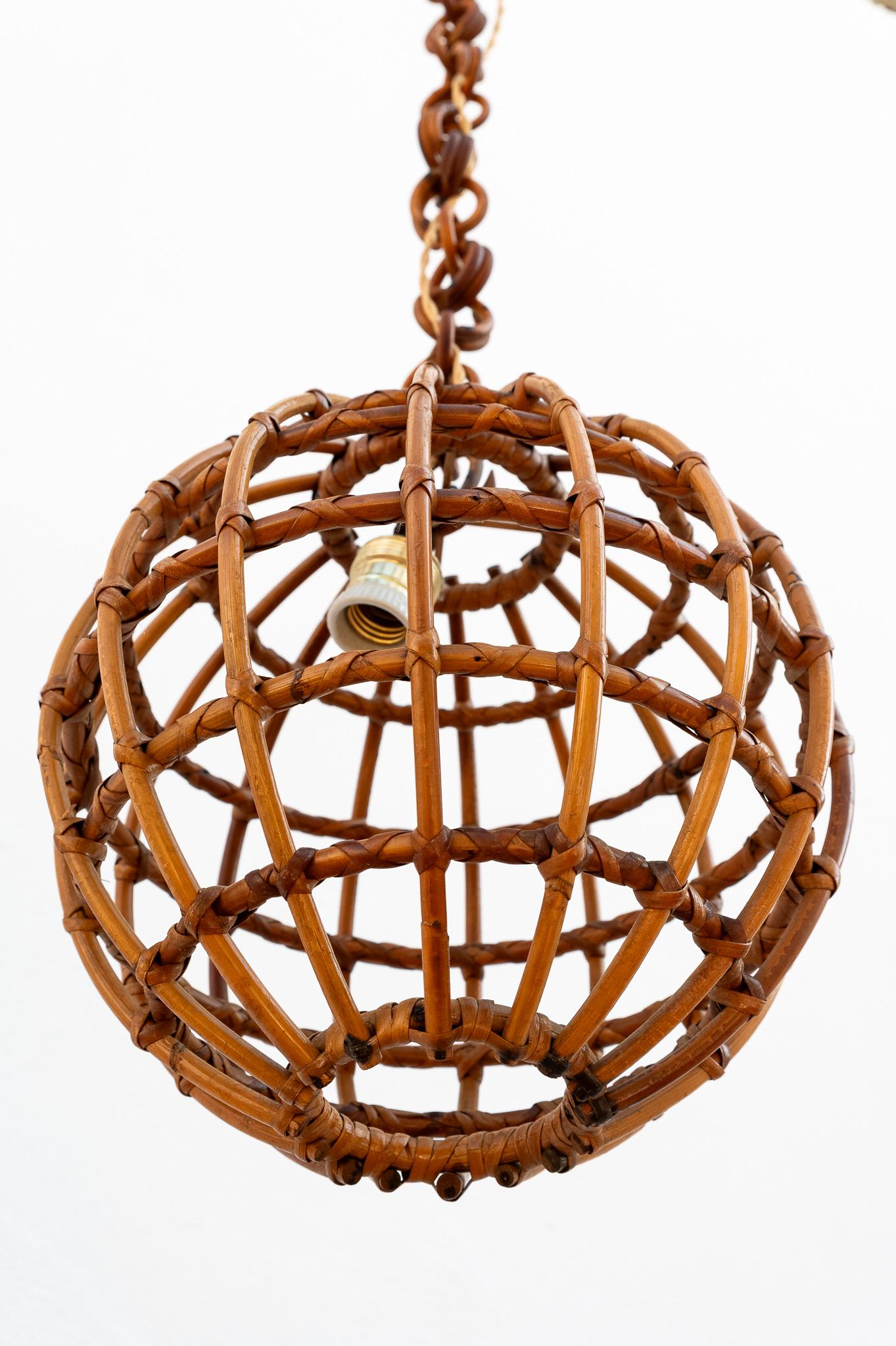 Mid-Century Modern Rattan globe chandelier, 1960s For Sale