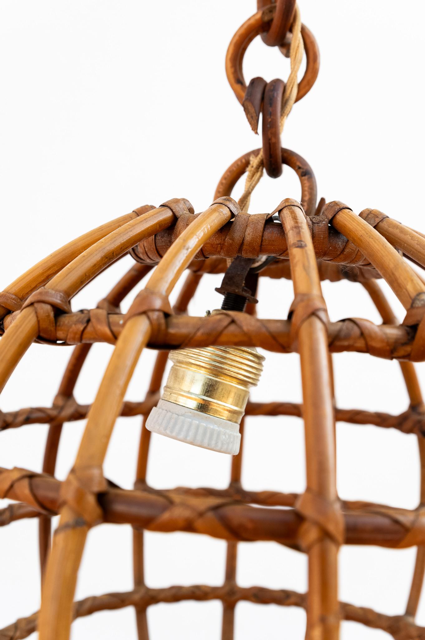 Rattan globe chandelier, 1960s In Good Condition For Sale In Bastia Umbra, IT