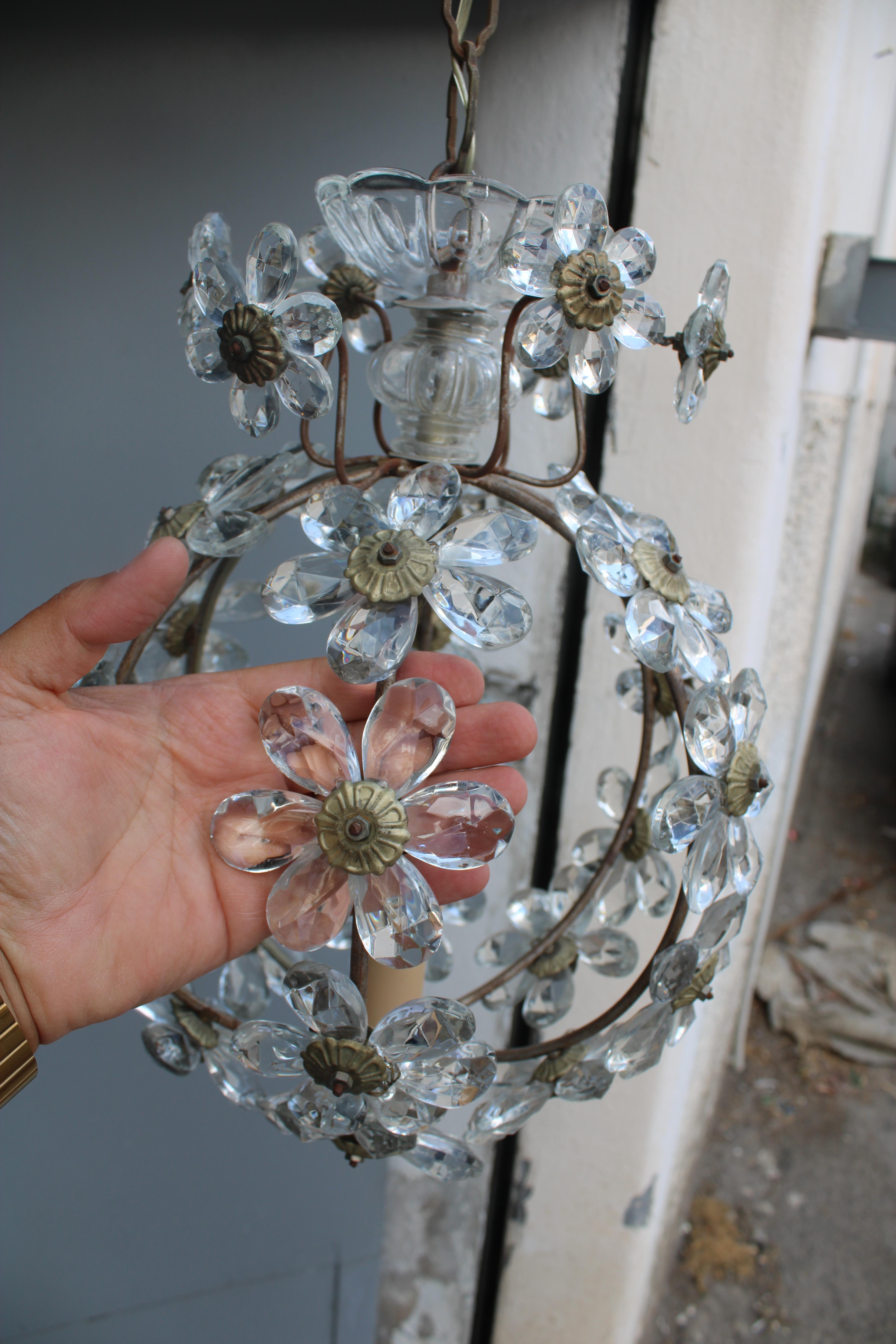 Lampadario a sospensione a Palla con cristalli Francia 1950 in vendita 4