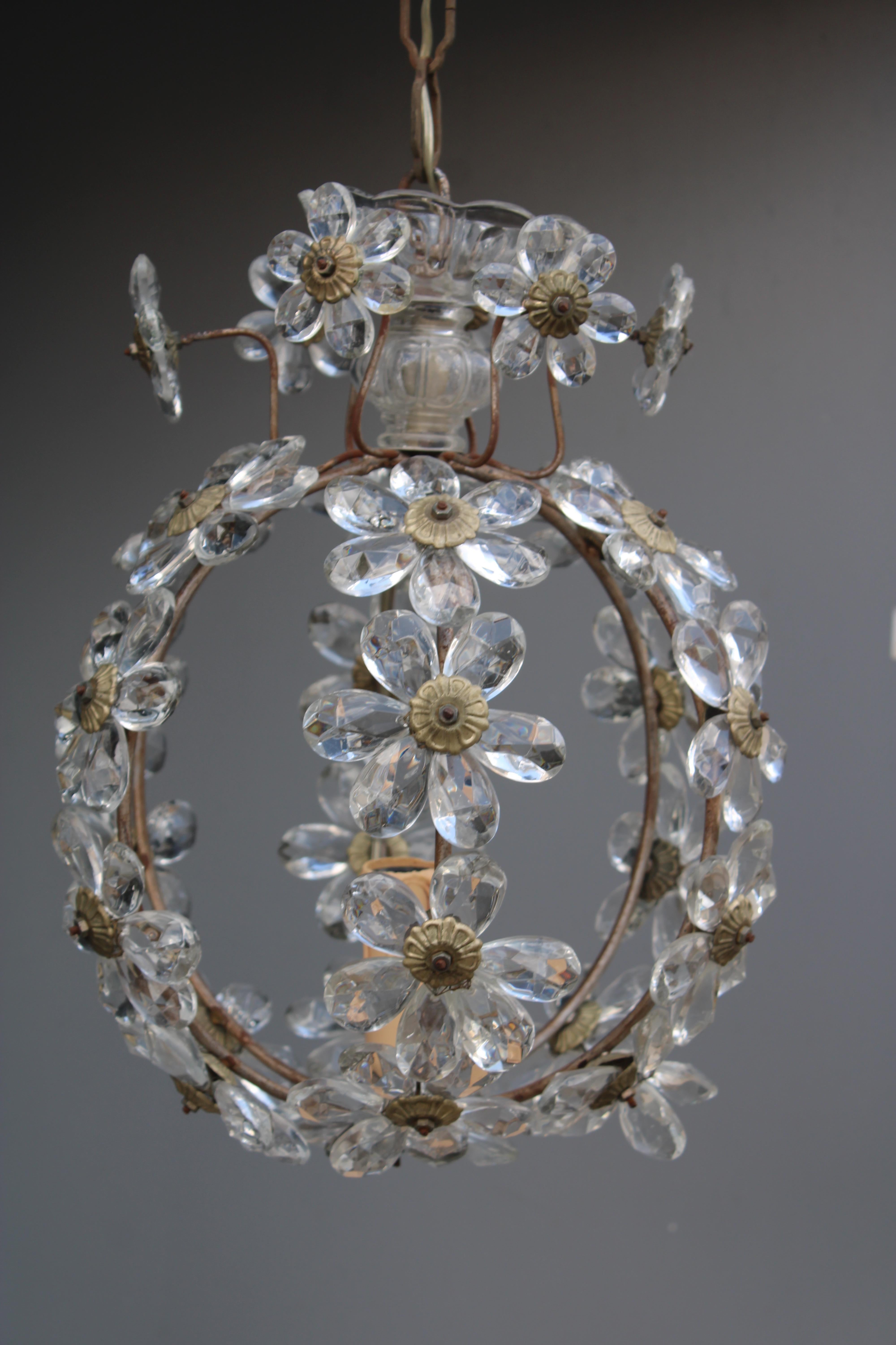 Romantico Lampadario a sospensione a Palla con cristalli Francia 1950 in vendita
