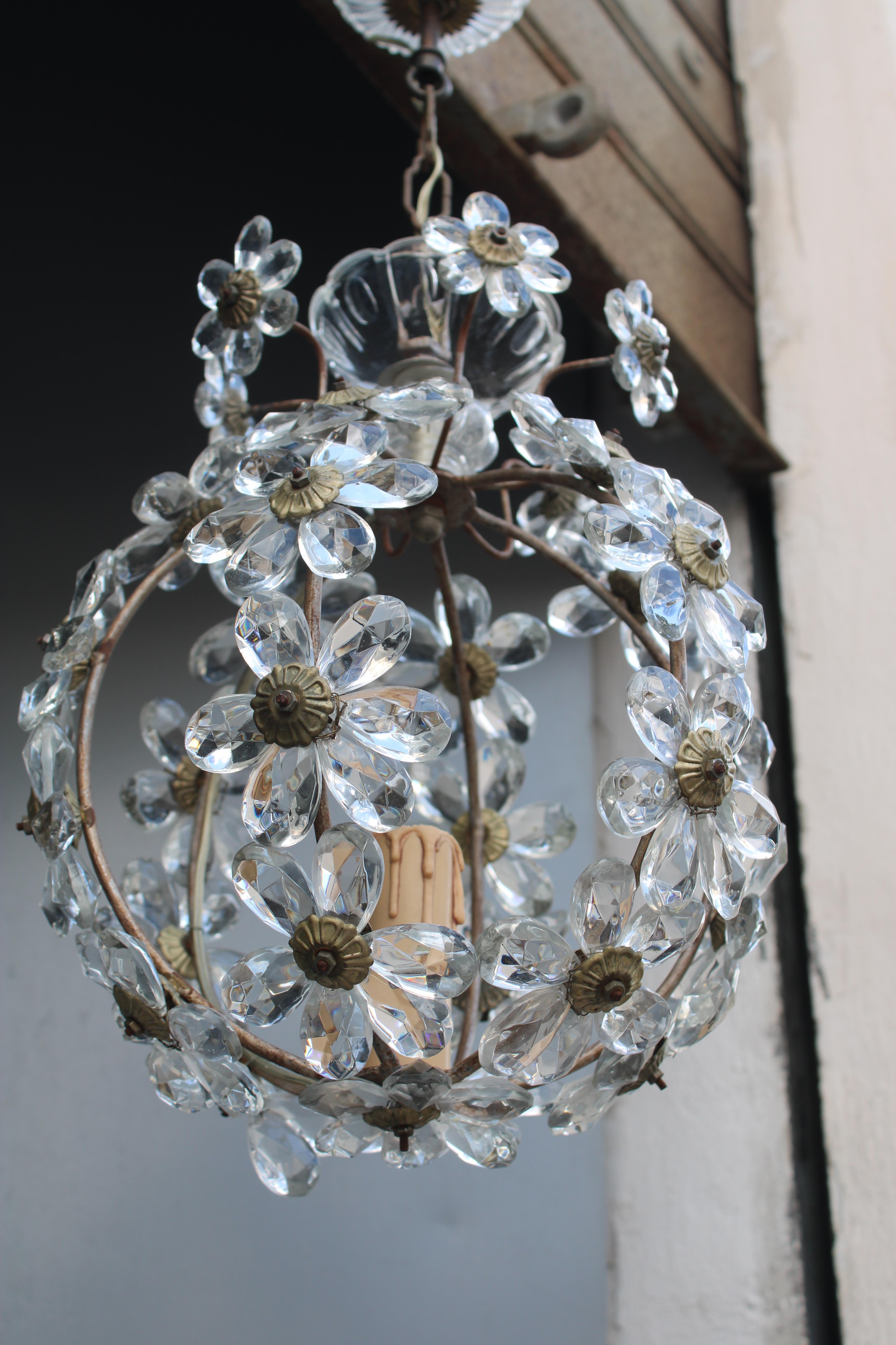 Cristallo Lampadario a sospensione a Palla con cristalli Francia 1950 in vendita