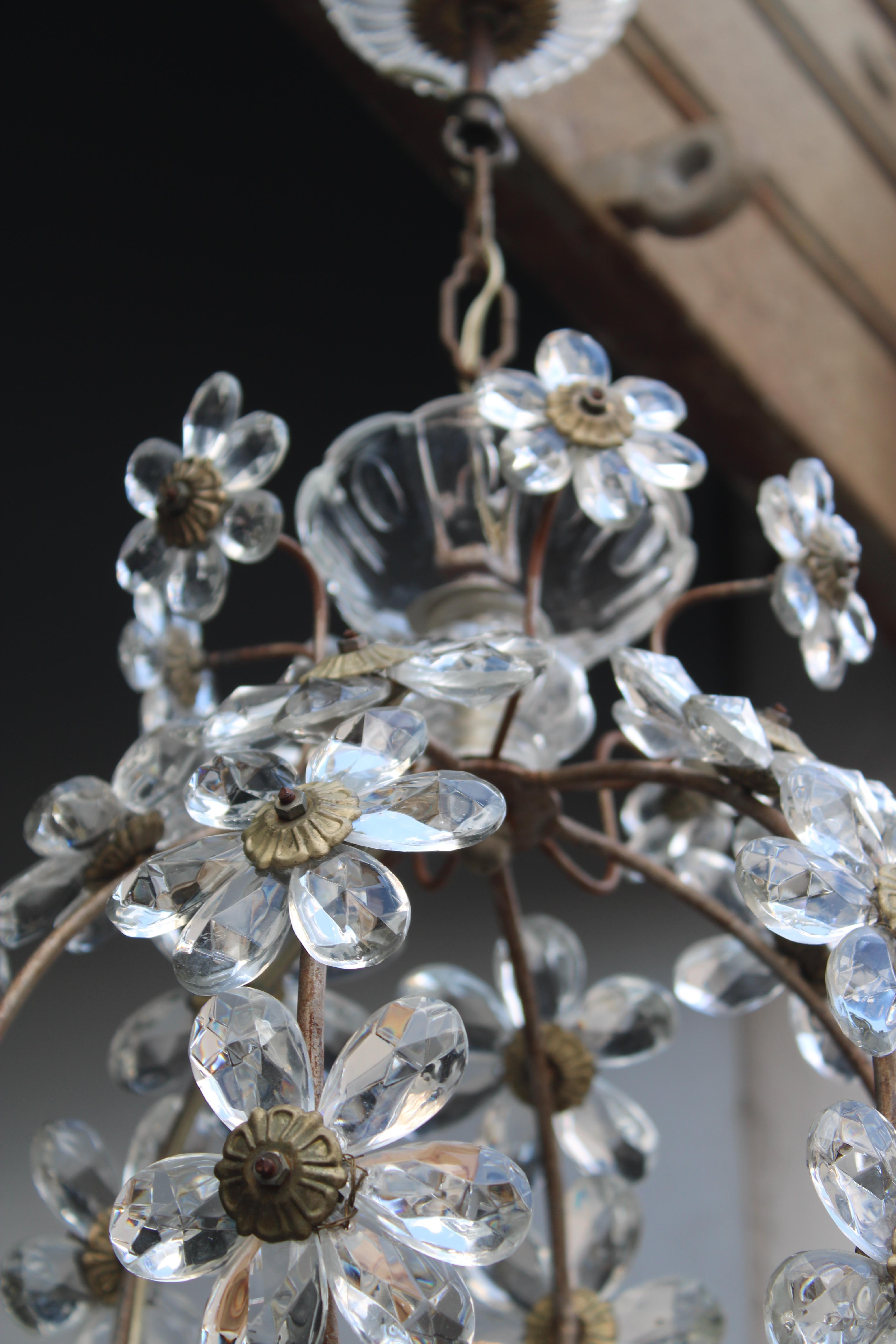 Lampadario a sospensione a Palla con cristalli Francia 1950 in vendita 2