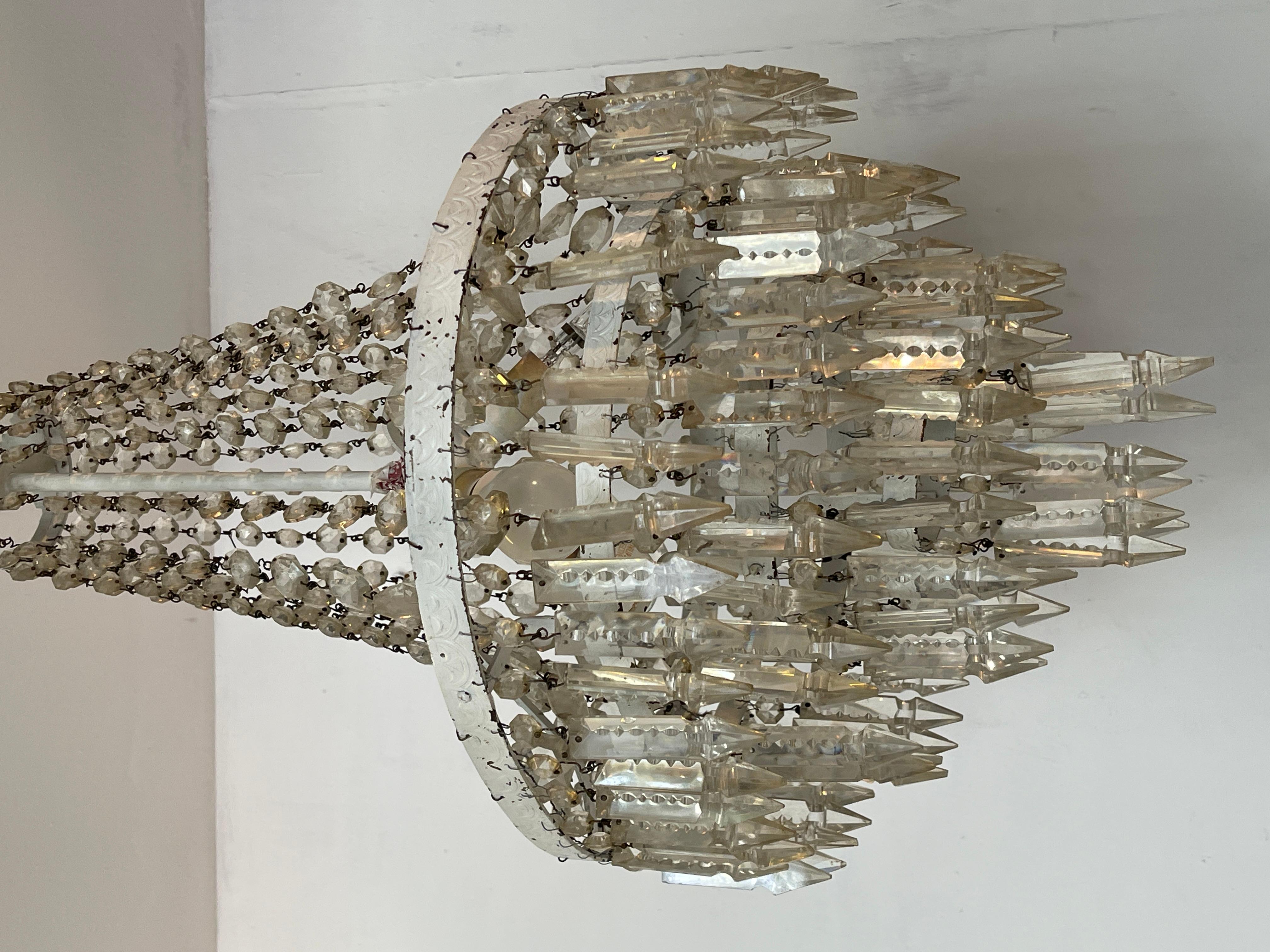 Lampadario a sospensione in bronzo laccato bianco e cristal, stile Impero del XX In condizioni buone in vendita a Cantù, IT
